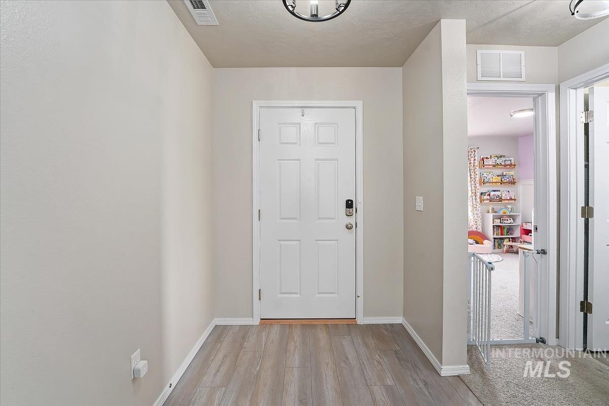 11555 Stockbridge Way Property Photo 4