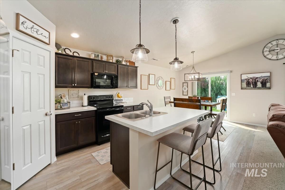 11555 Stockbridge Way Property Photo 8