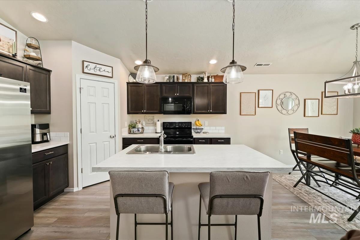 11555 Stockbridge Way Property Photo 9