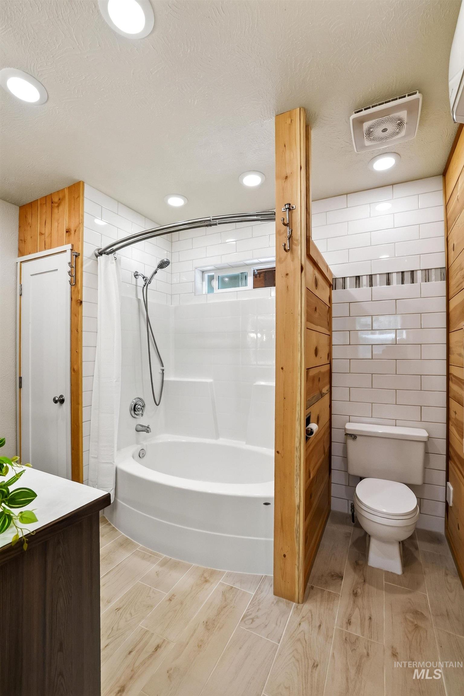 122 Forest Place Property Photo 26