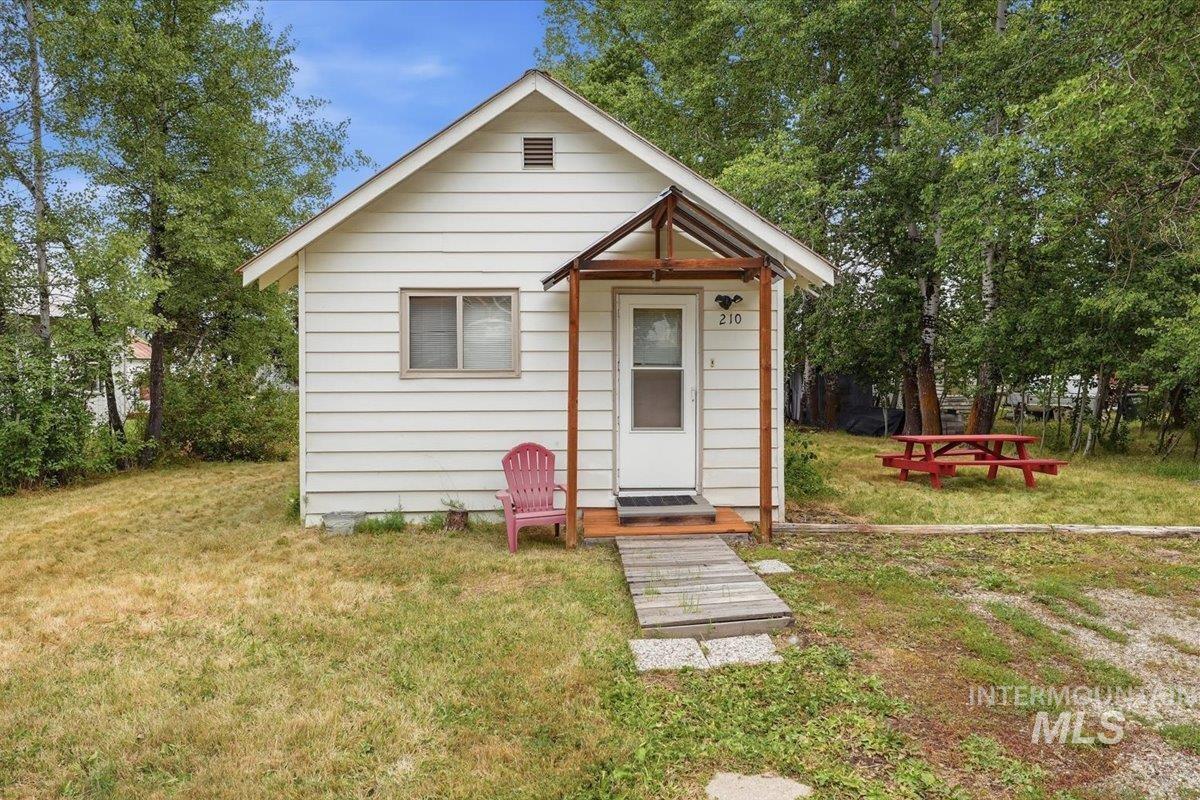 210 S Idaho St Property Photo 1