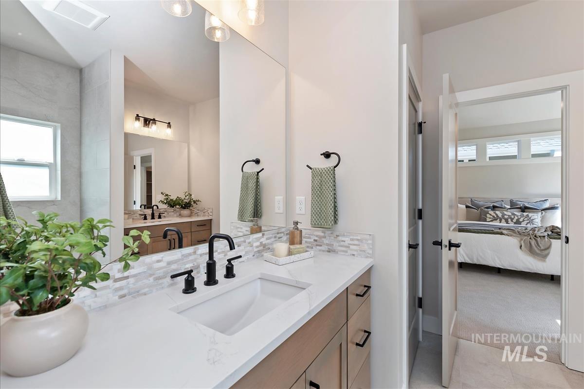 1469 N Parkshire Way Property Photo 20