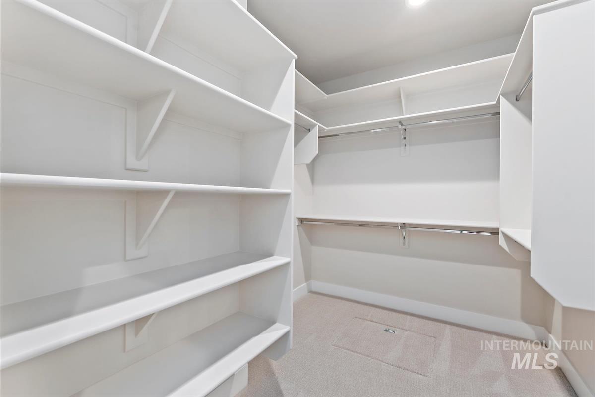 1469 N Parkshire Way Property Photo 23