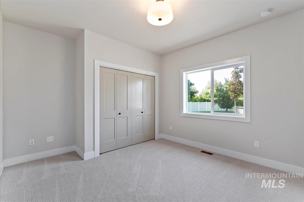 1469 N Parkshire Way Property Photo 24