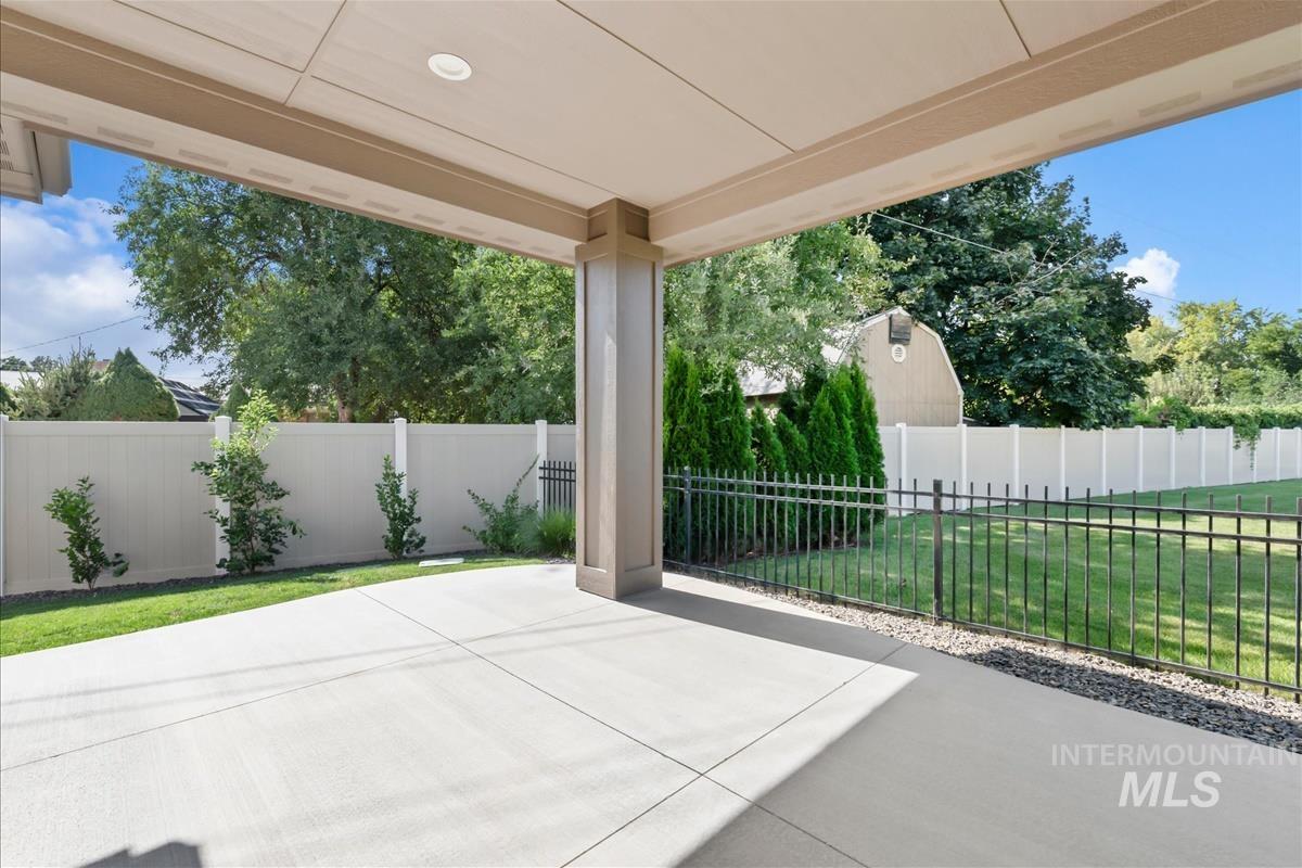 1469 N Parkshire Way Property Photo 30