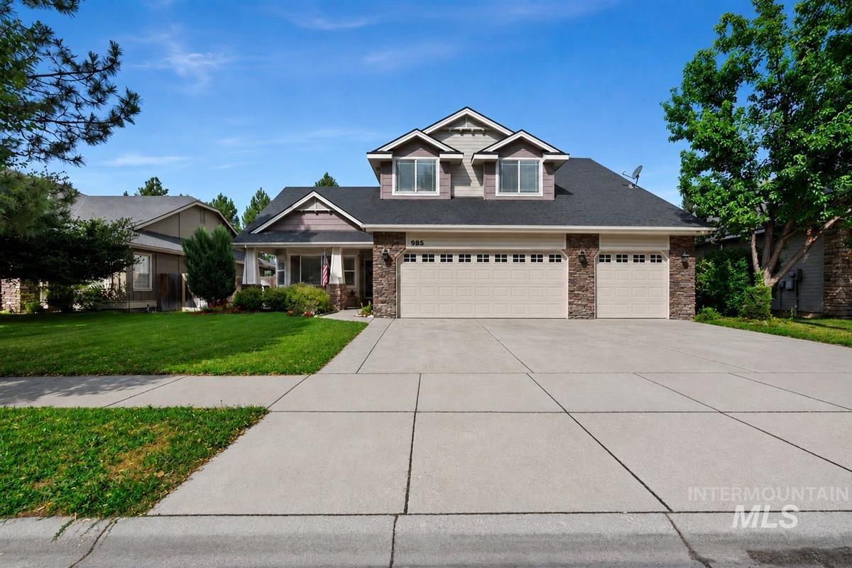 985 N Shadowridge Ave