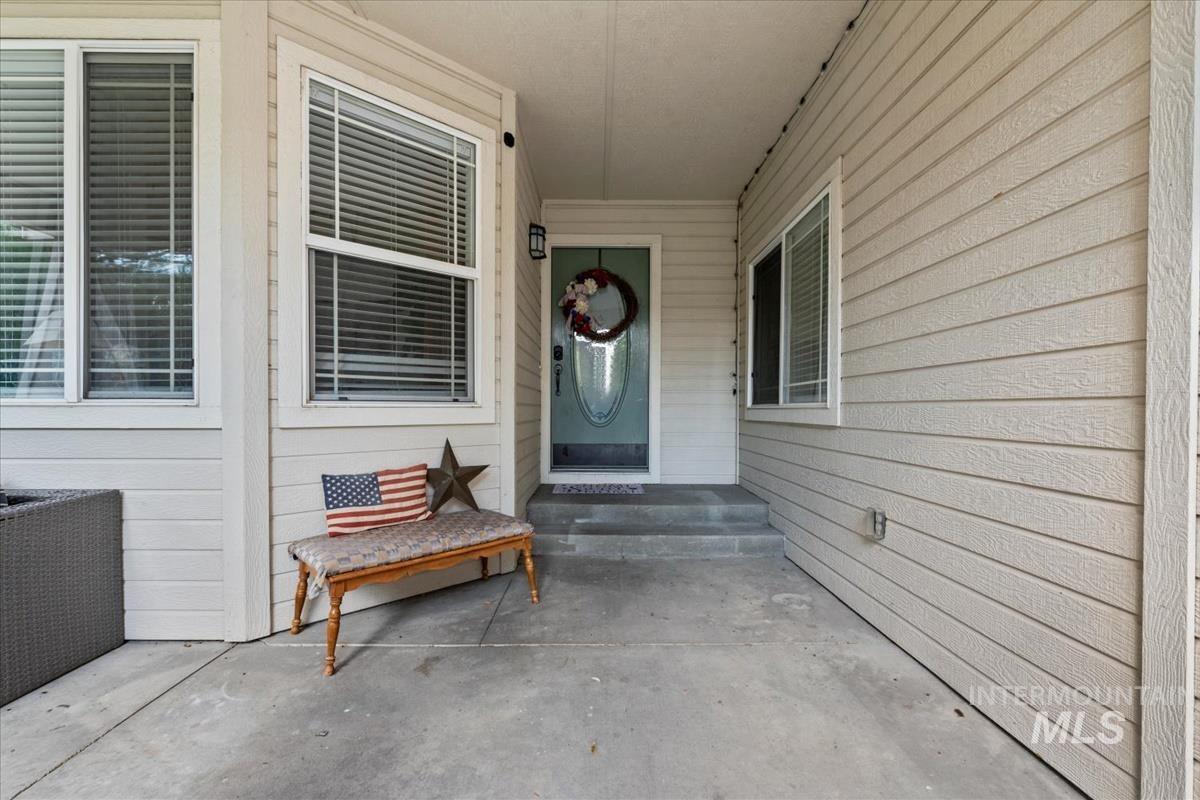 985 N Shadowridge Ave Property Photo 4