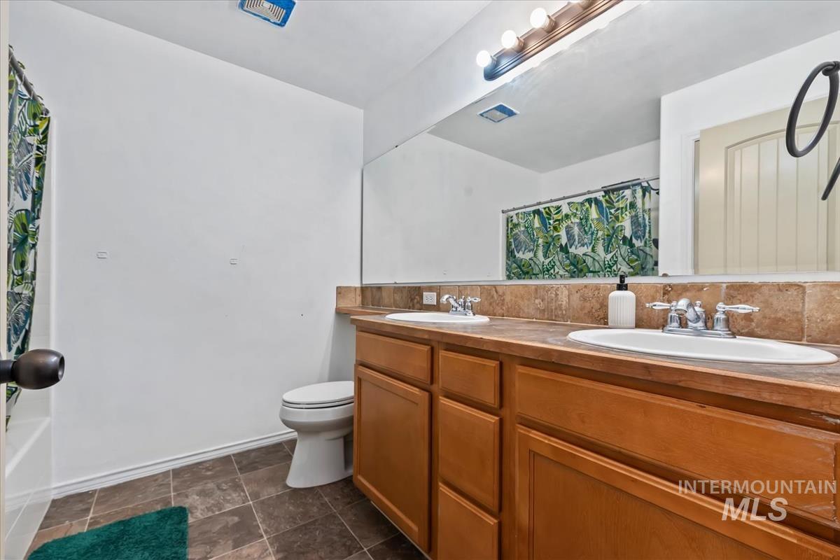 985 N Shadowridge Ave Property Photo 29