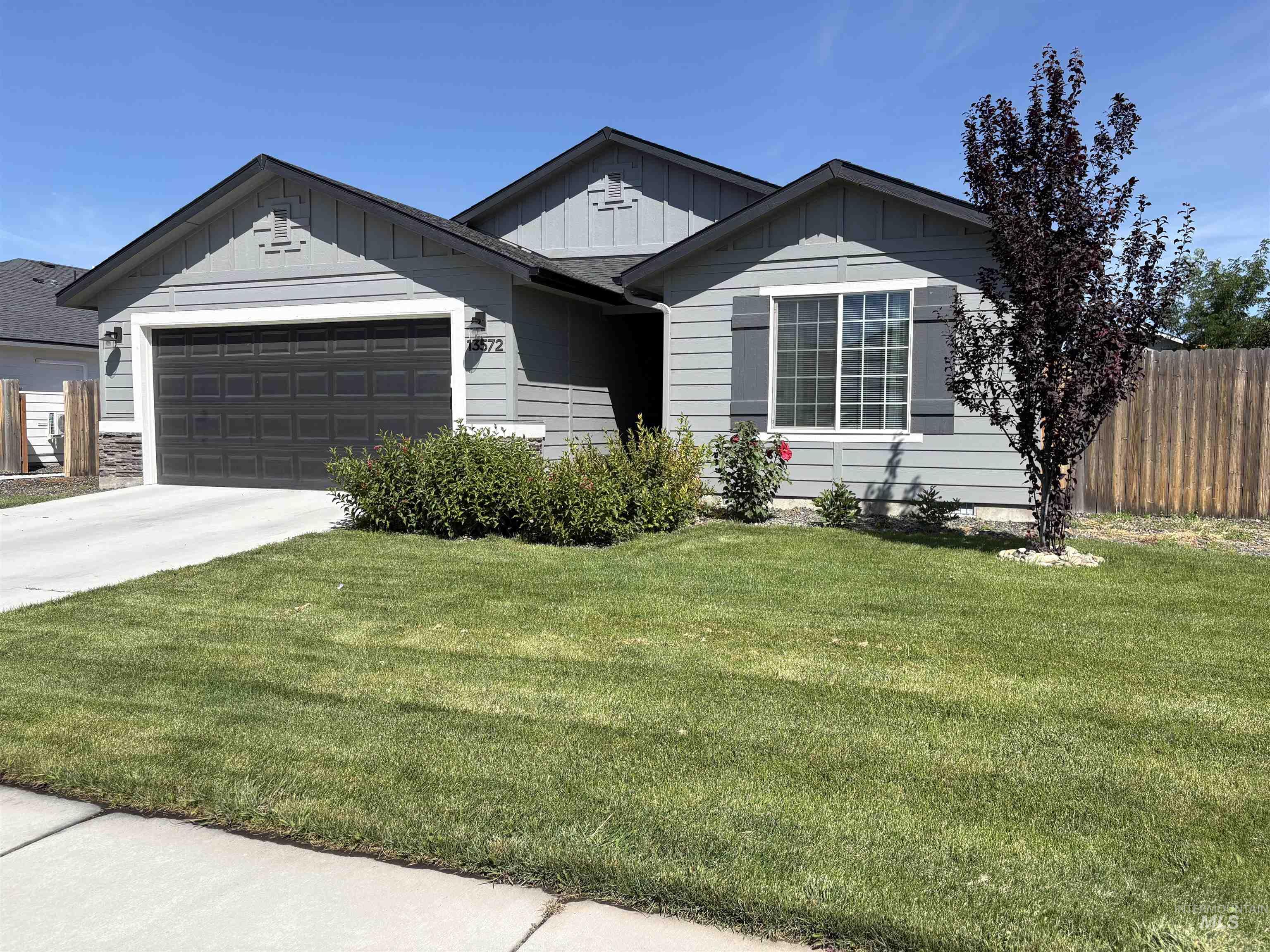 13572 Beatty St Property Photo 2