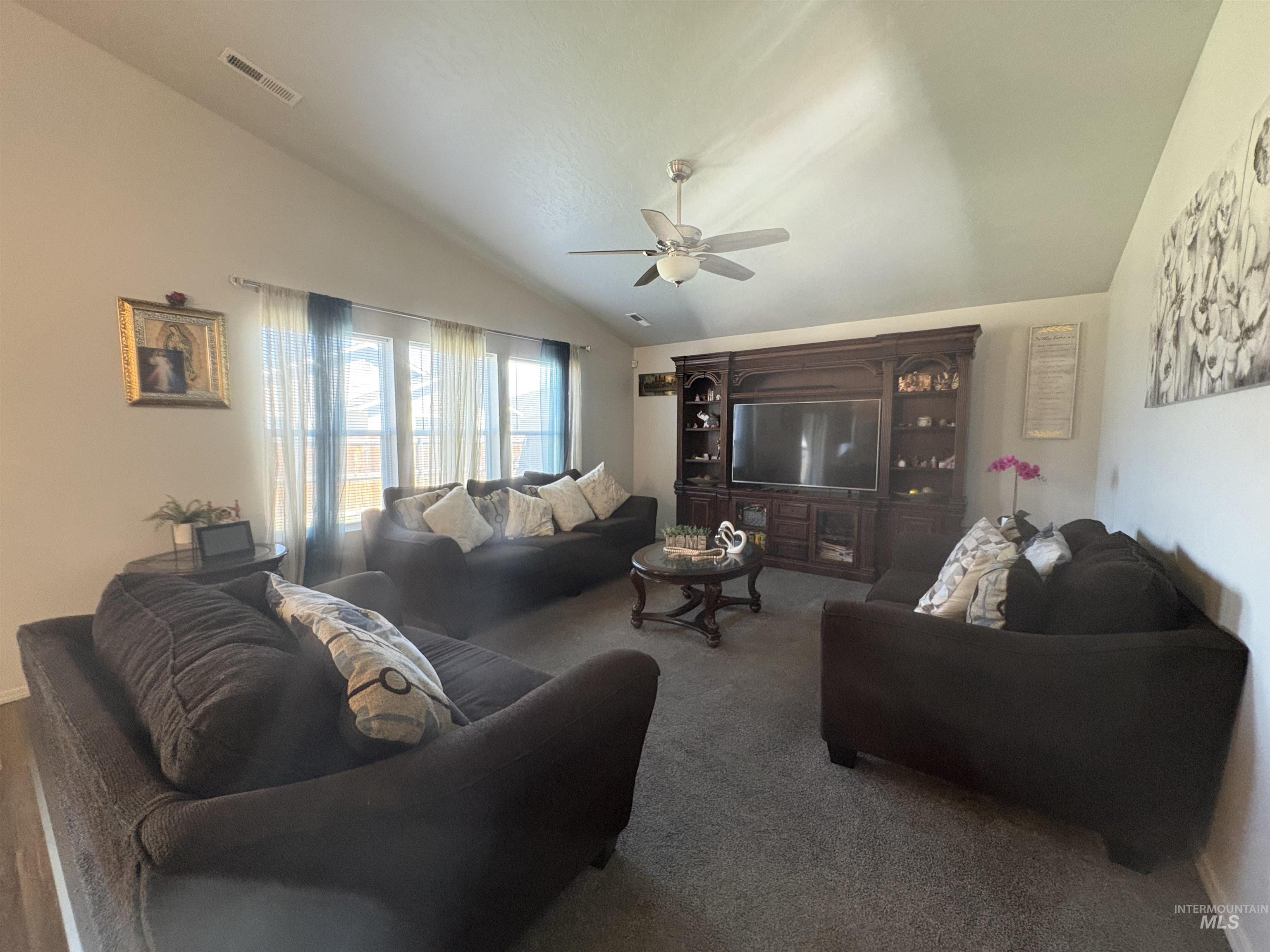 13572 Beatty St Property Photo 4