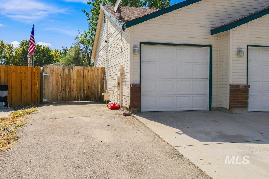 1716 W Plum Court Property Photo 2