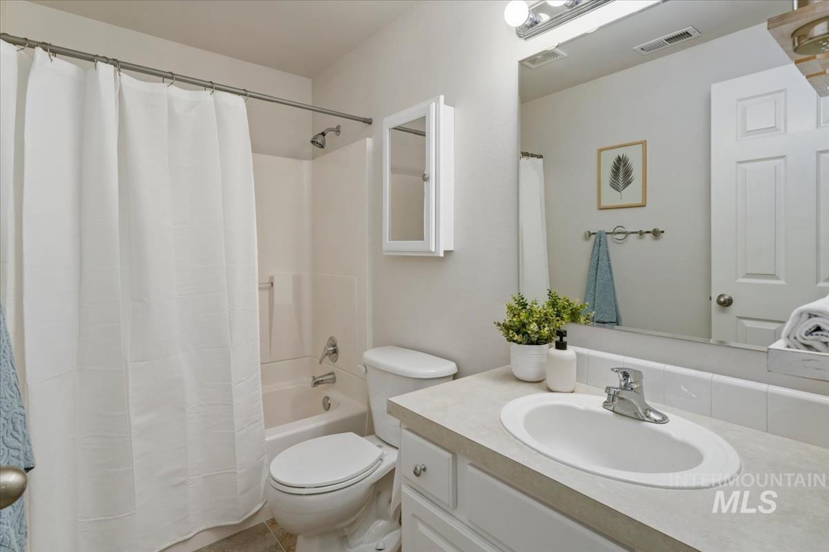 6252 N Royal Park Ave Property Photo 35
