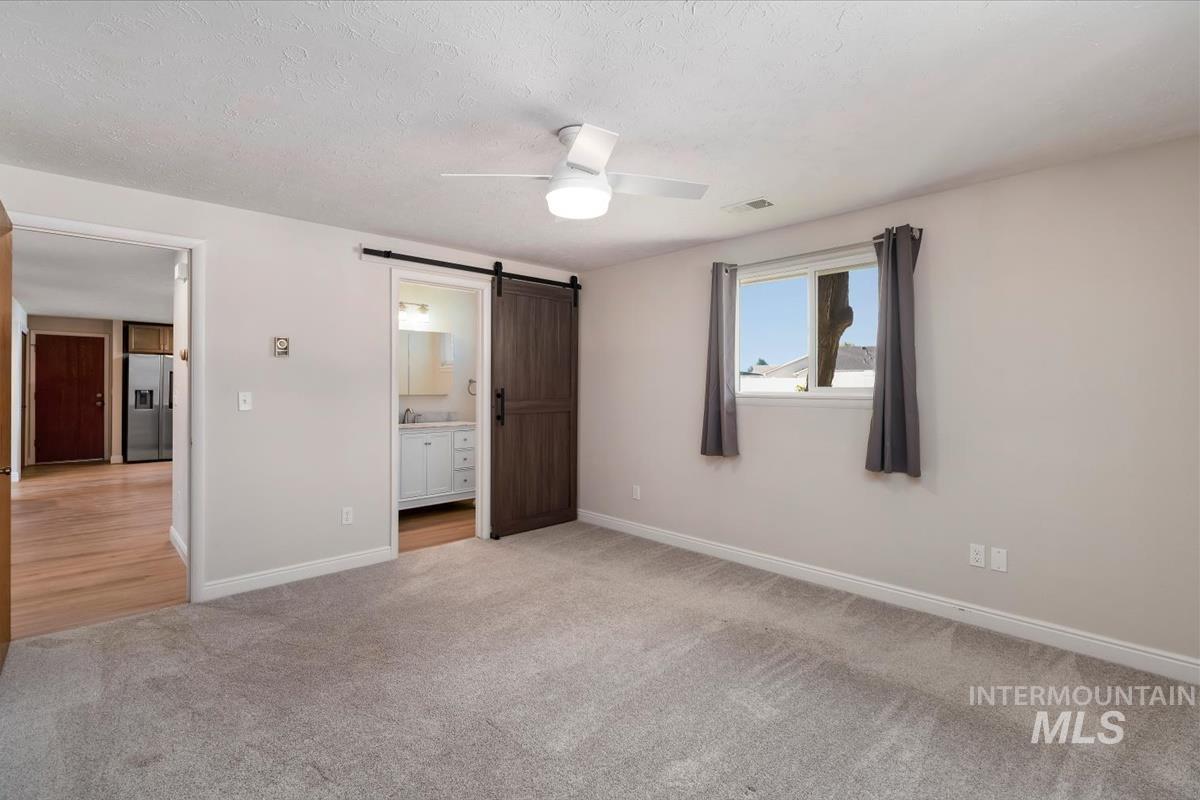 703 W Dooley Ln Property Photo 14