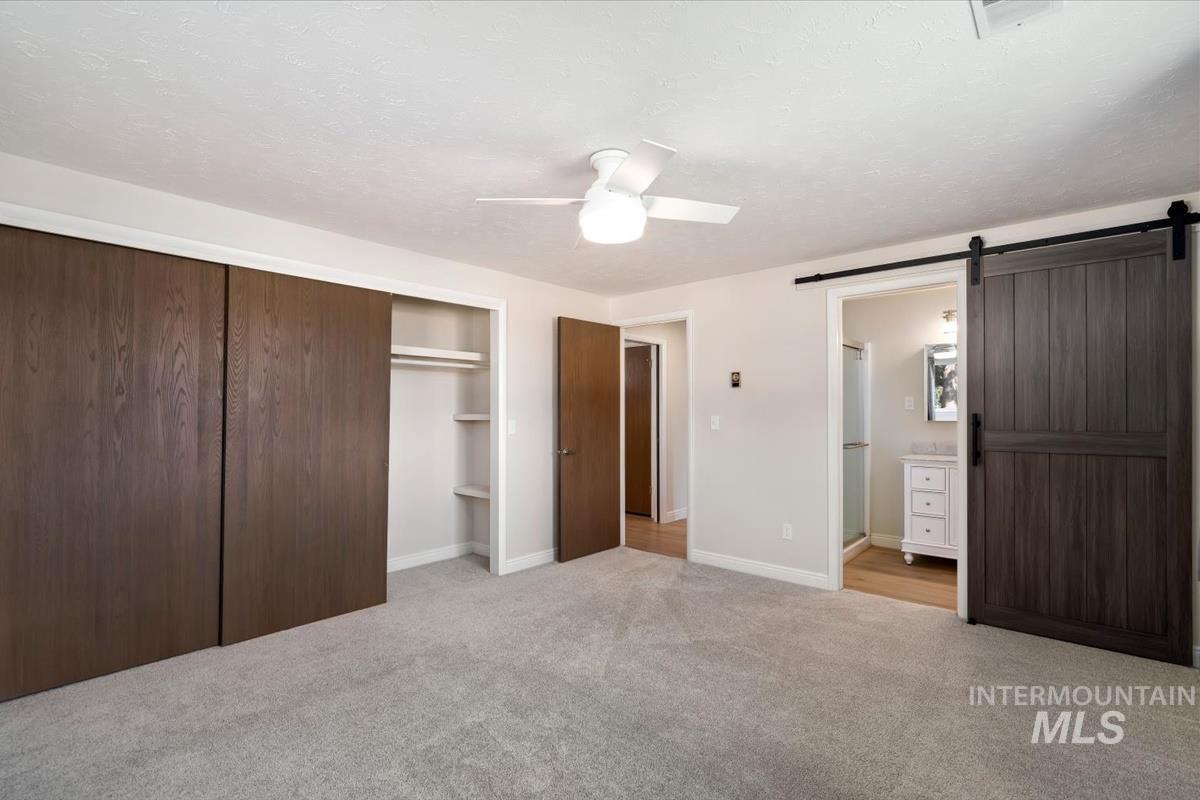703 W Dooley Ln Property Photo 15