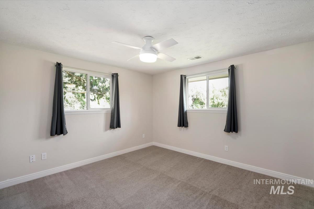 703 W Dooley Ln Property Photo 18