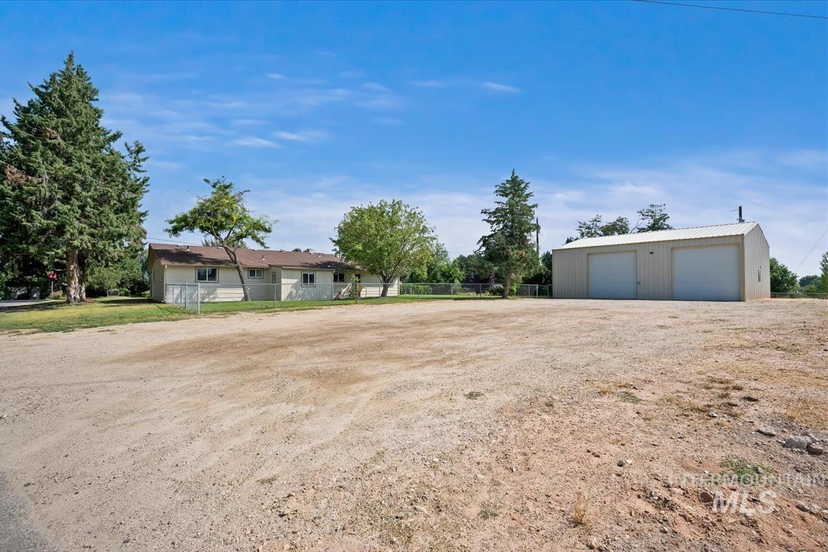 703 W Dooley Ln Property Photo 24
