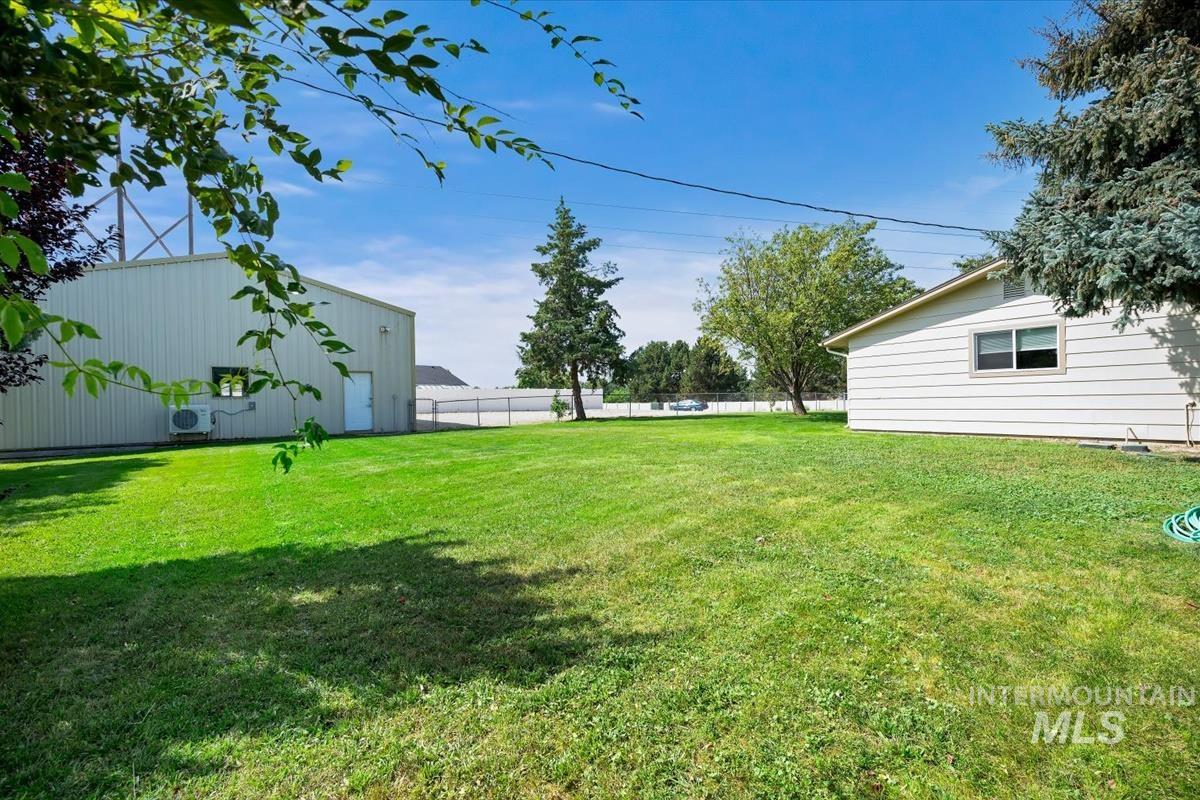 703 W Dooley Ln Property Photo 27