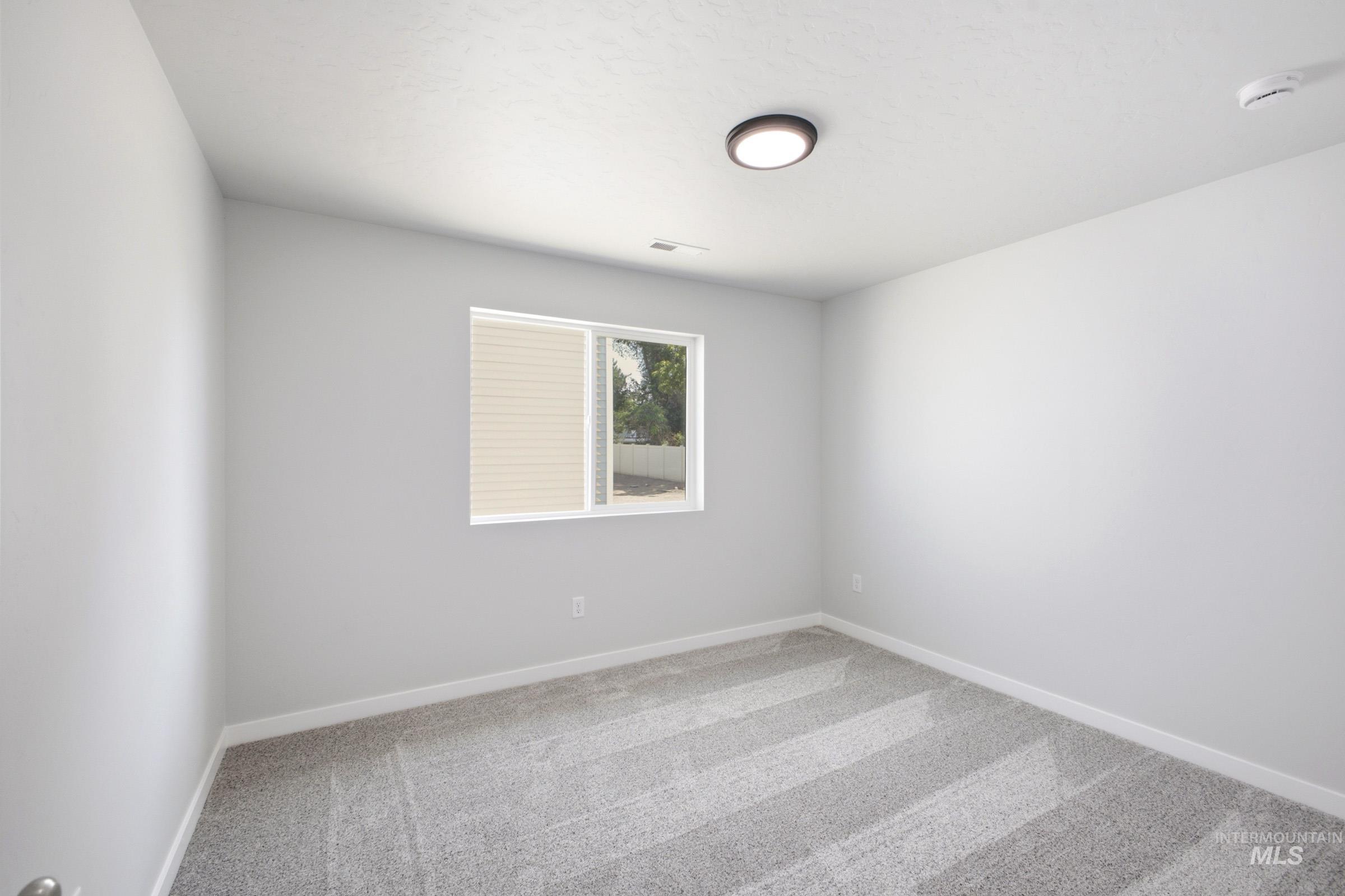 653 W Novak Dr Property Photo 10