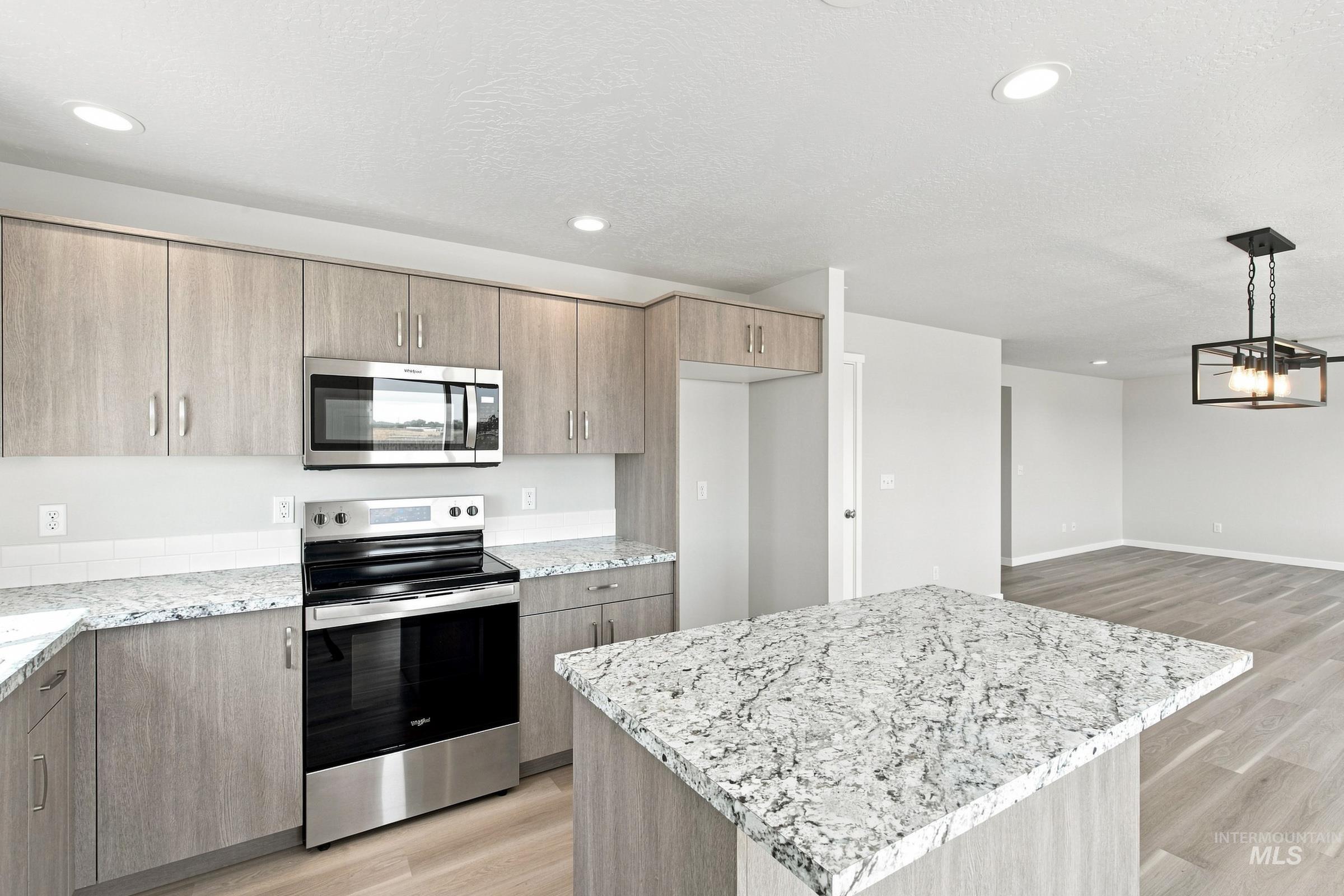 1763 Gyrfalcon St Property Photo 5