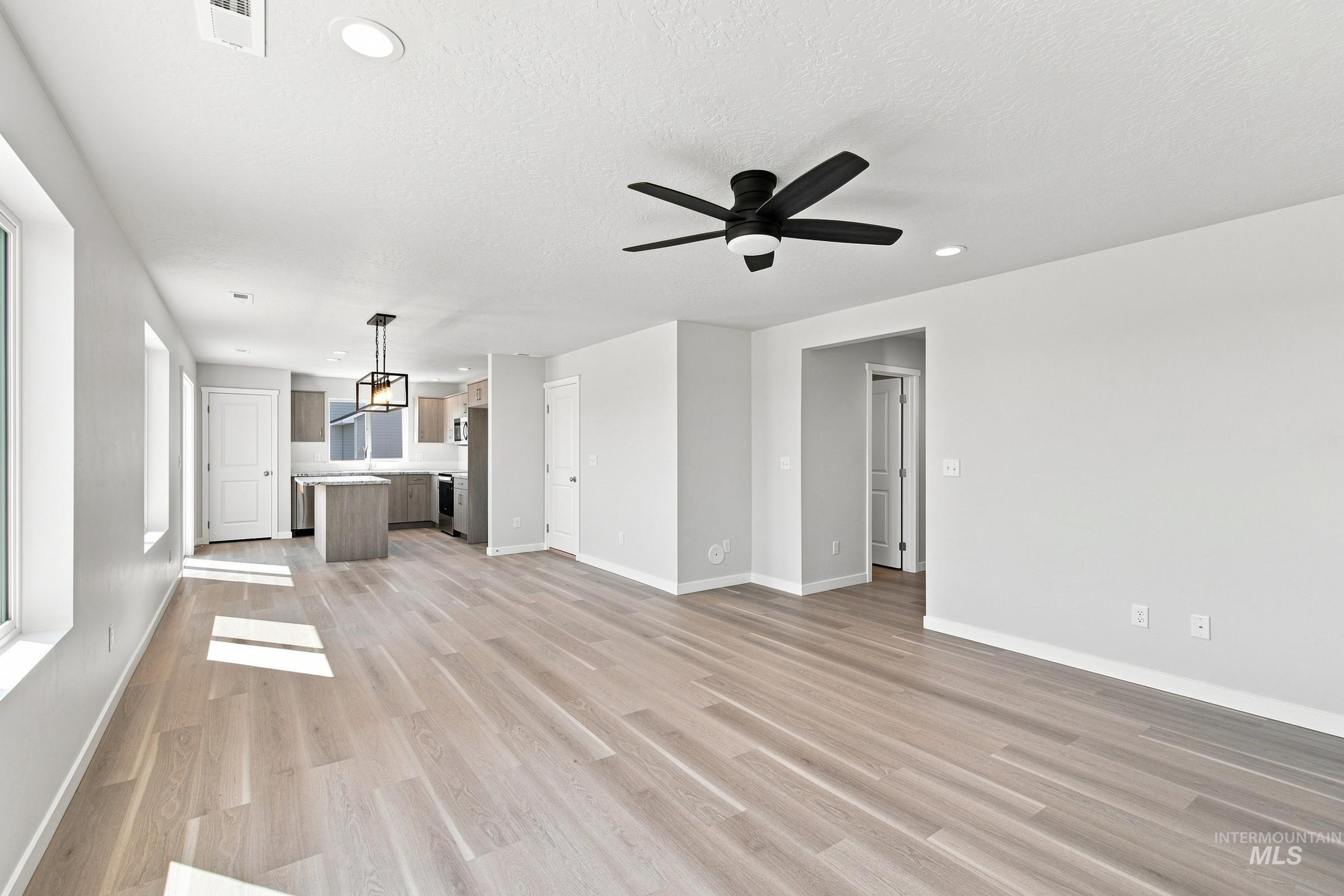 1763 Gyrfalcon St Property Photo 10