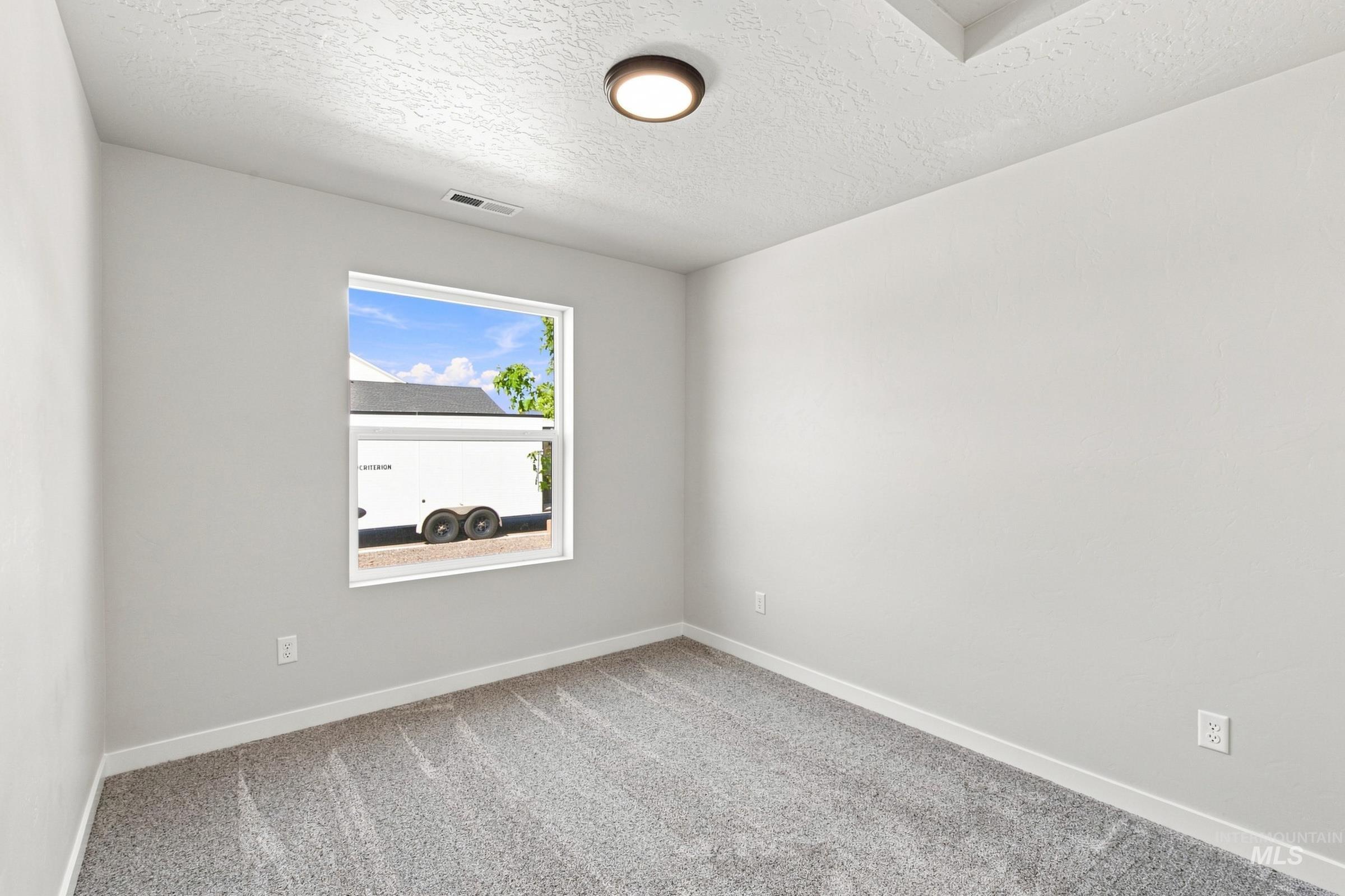 1763 Gyrfalcon St Property Photo 11