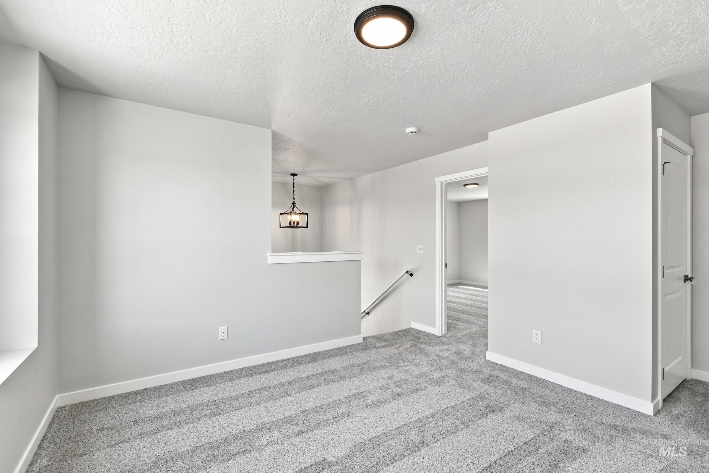 1763 Gyrfalcon St Property Photo 15