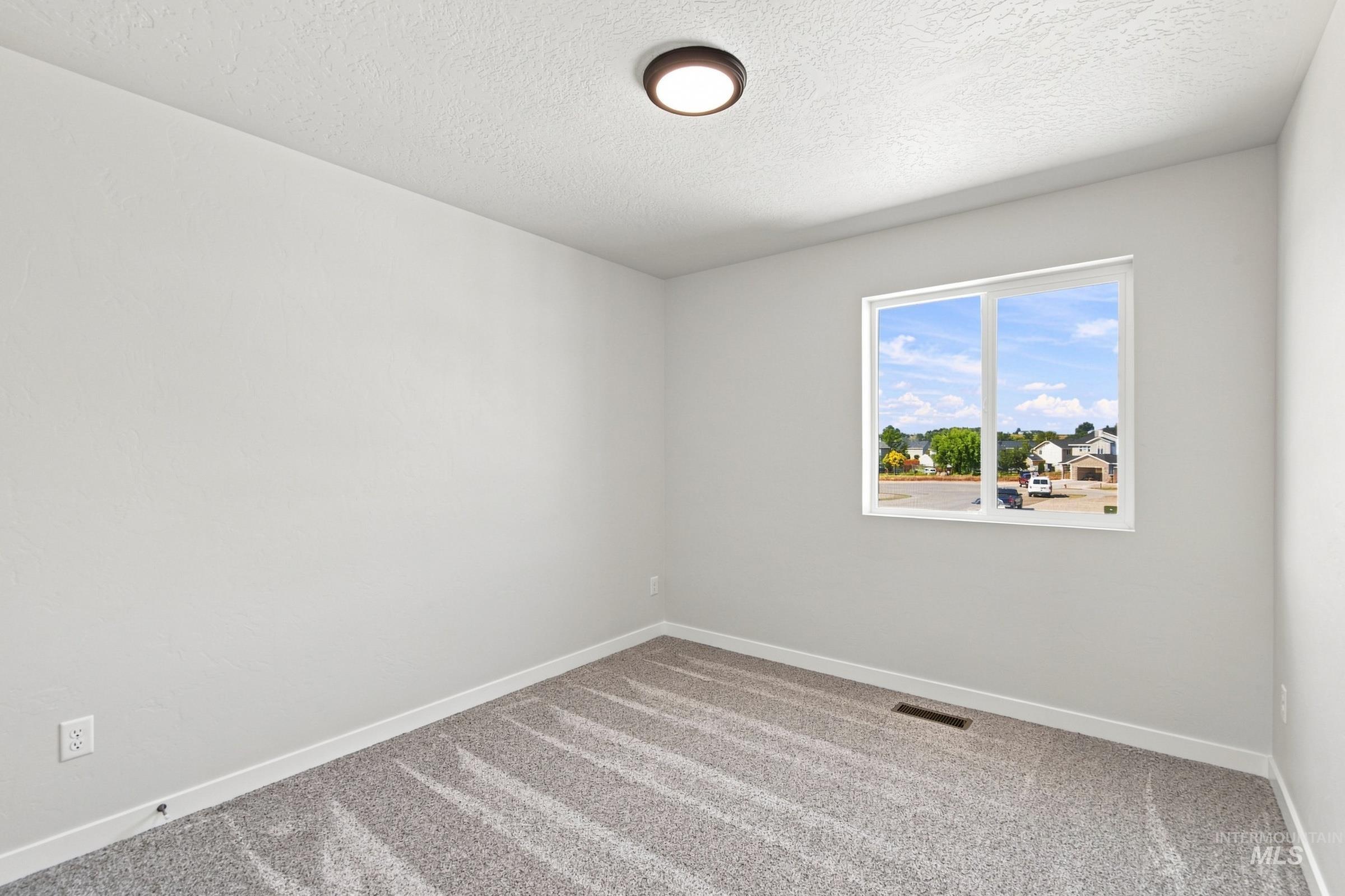 1763 Gyrfalcon St Property Photo 18
