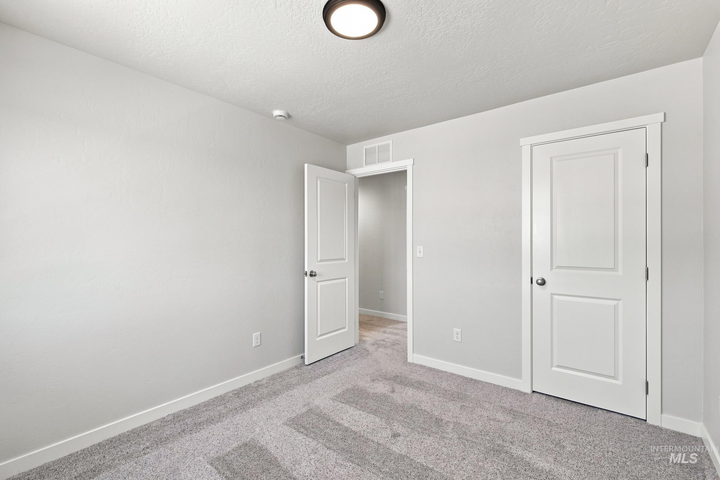 1763 Gyrfalcon St Property Photo 19