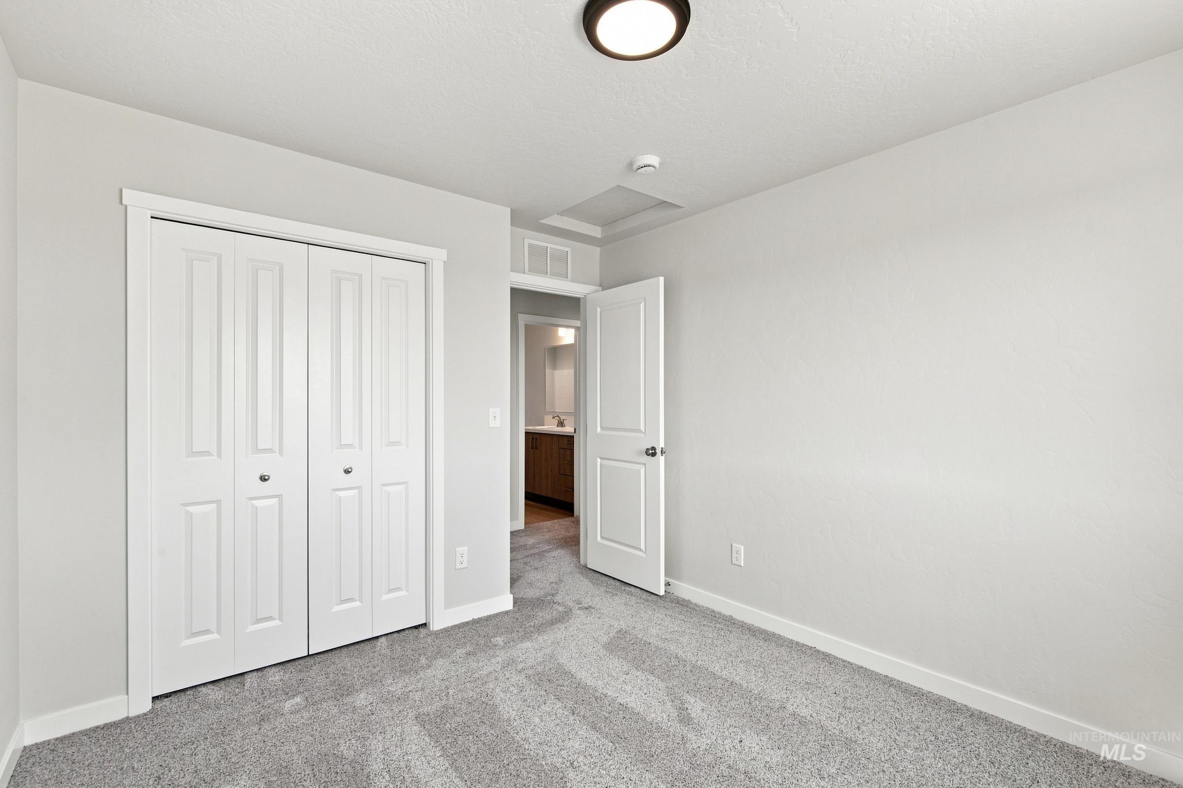 1763 Gyrfalcon St Property Photo 21
