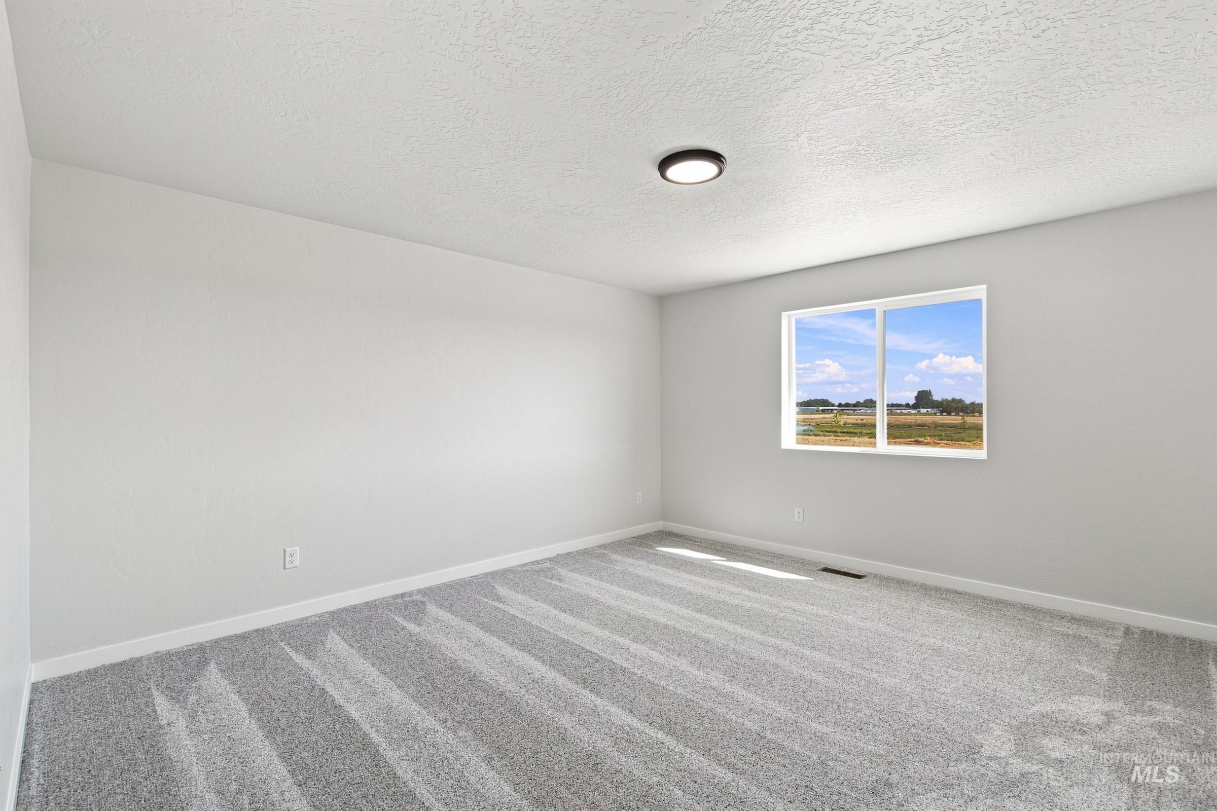 1763 Gyrfalcon St Property Photo 22