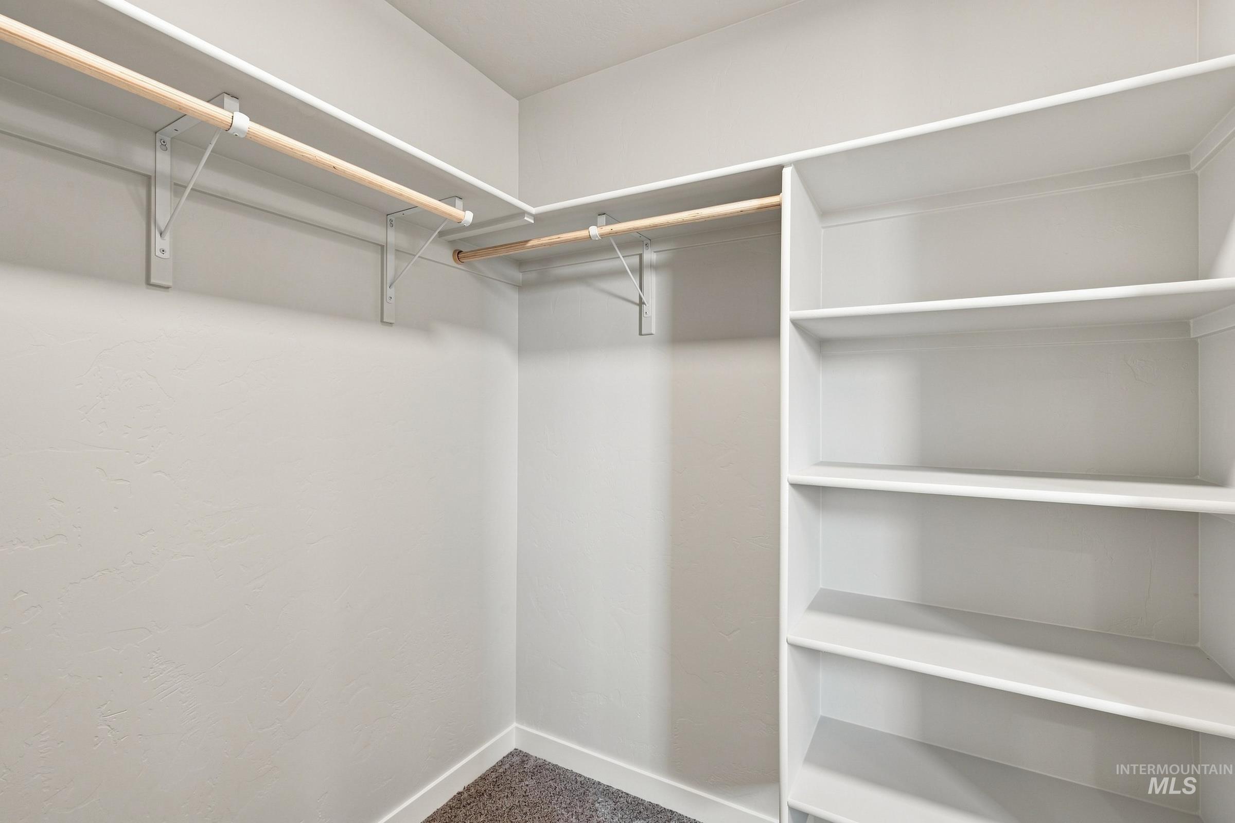 1763 Gyrfalcon St Property Photo 25