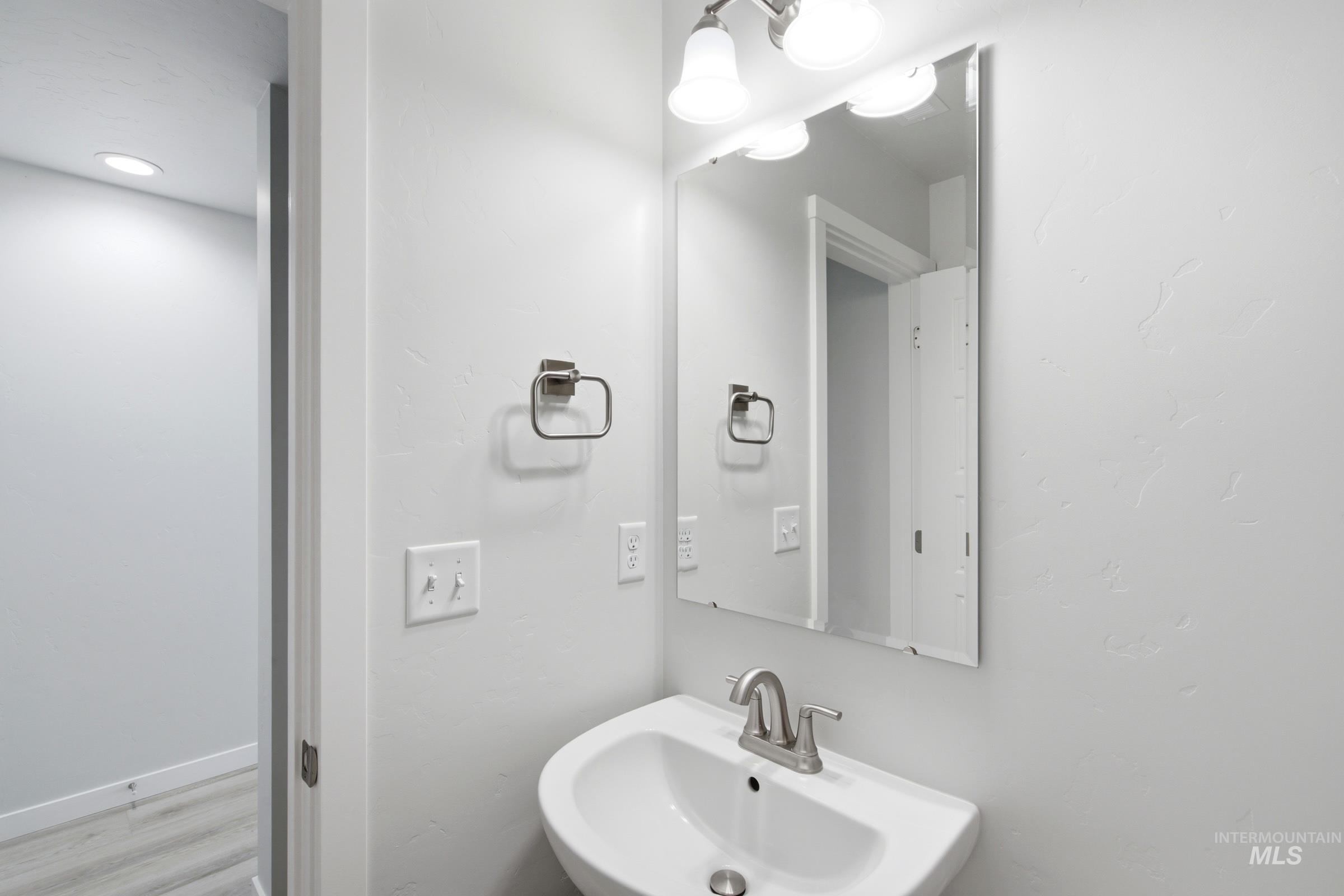 10831 Greensboro St Property Photo 11