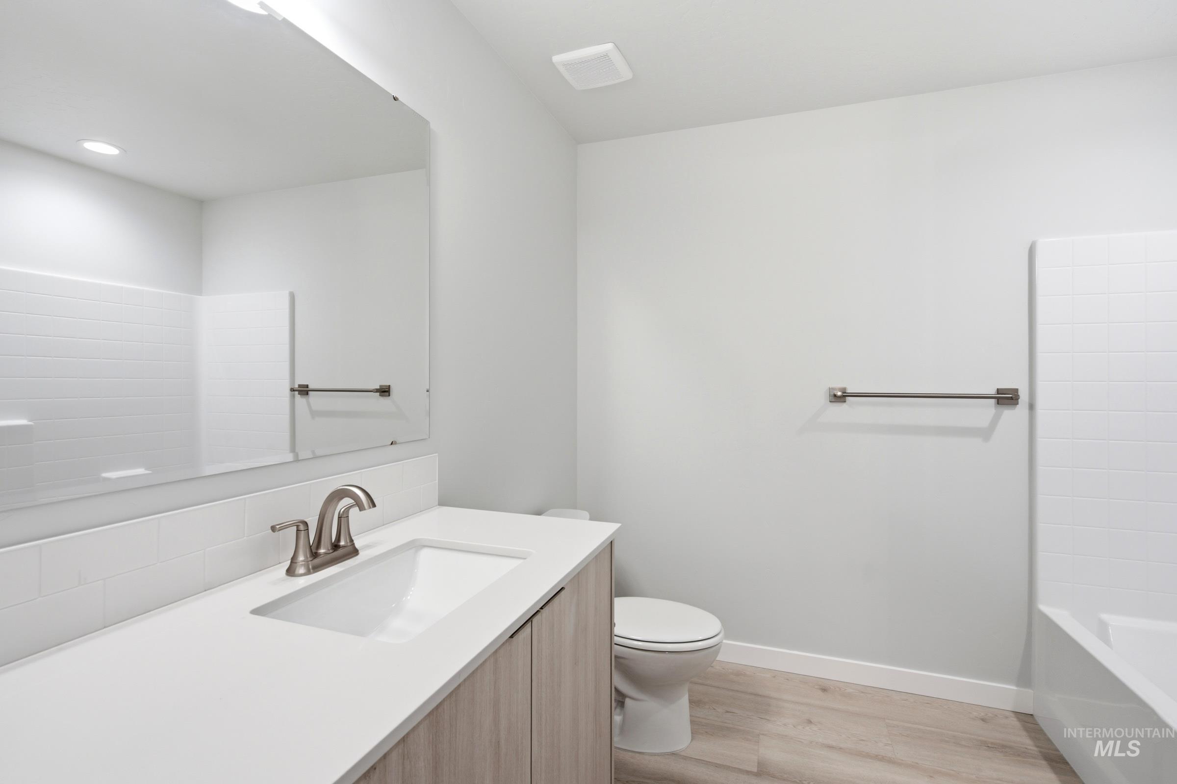 10831 Greensboro St Property Photo 17