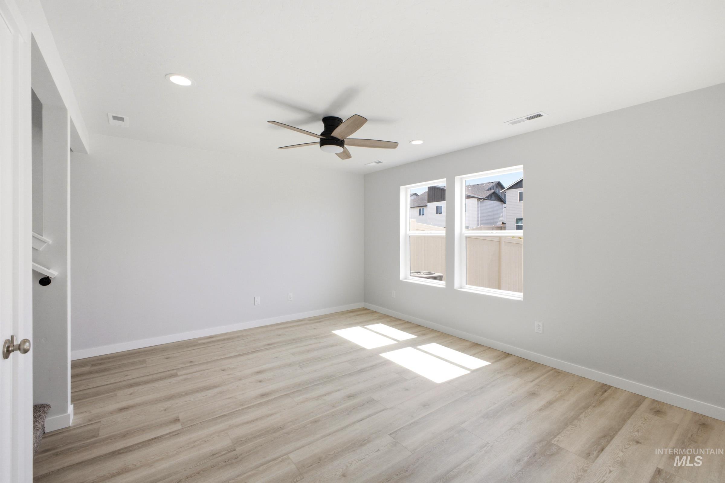 10827 Greensboro St Property Photo 7