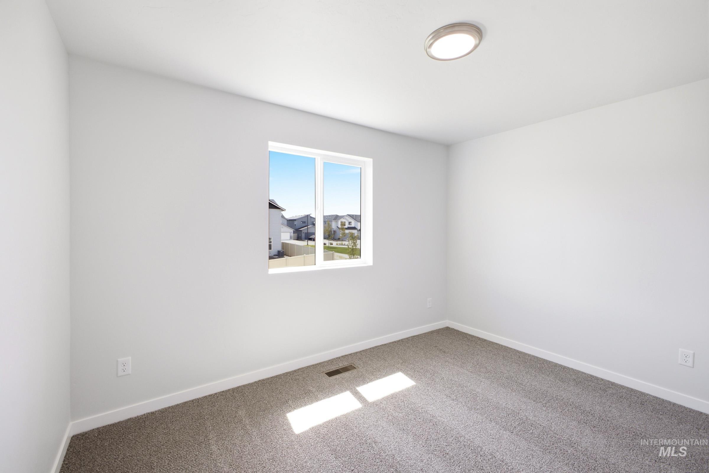 10827 Greensboro St Property Photo 14