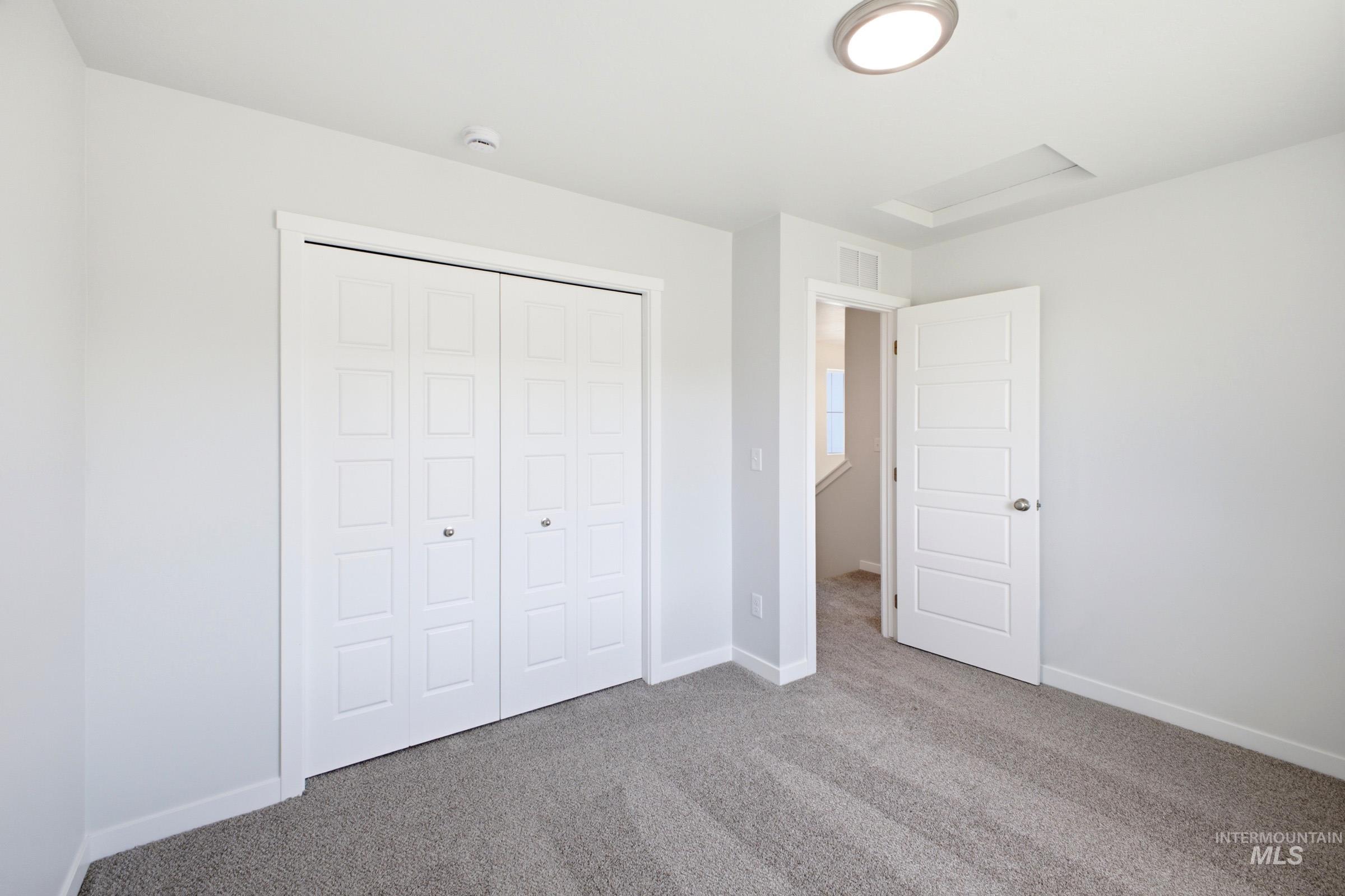 10827 Greensboro St Property Photo 15
