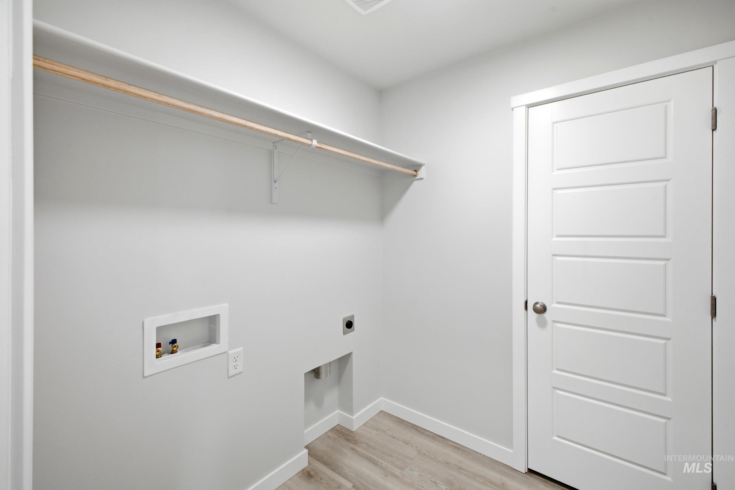 10827 Greensboro St Property Photo 17