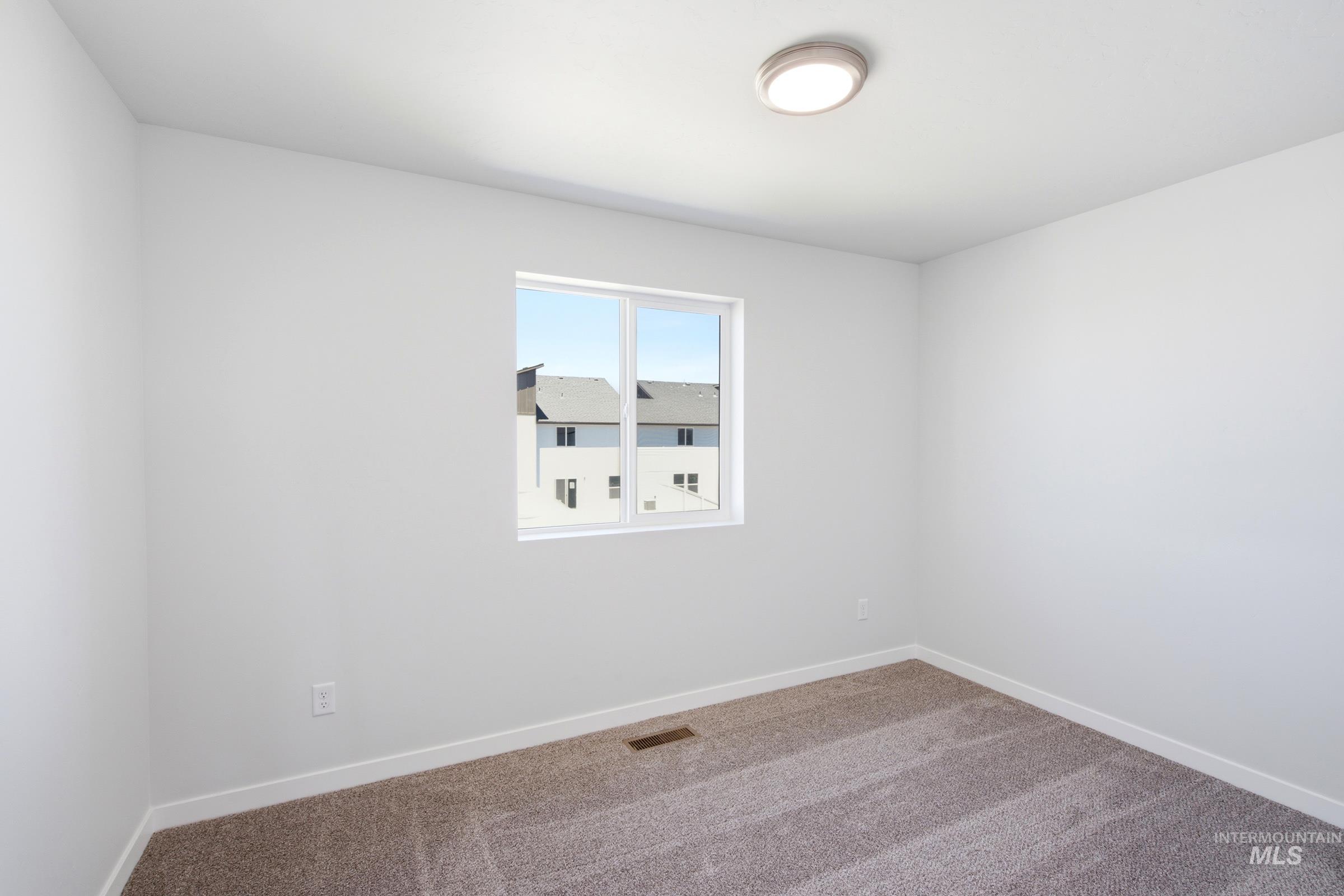 10821 Greensboro St Property Photo 15