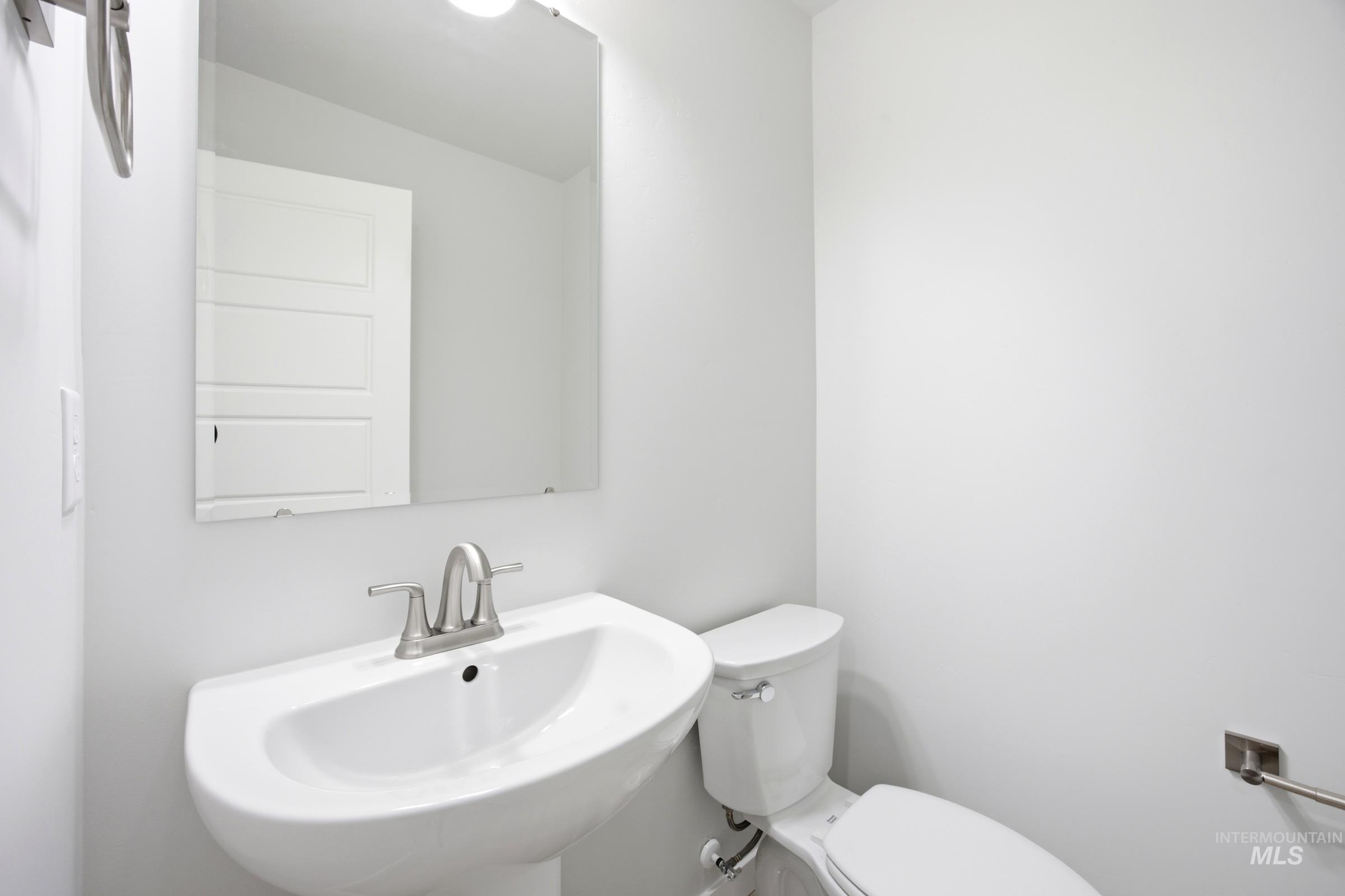 10815 Greensboro St Property Photo 7