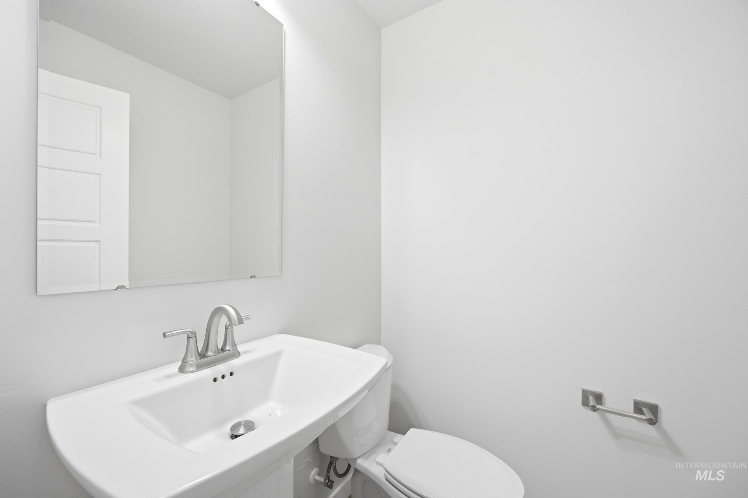 10793 Greensboro St Property Photo 9
