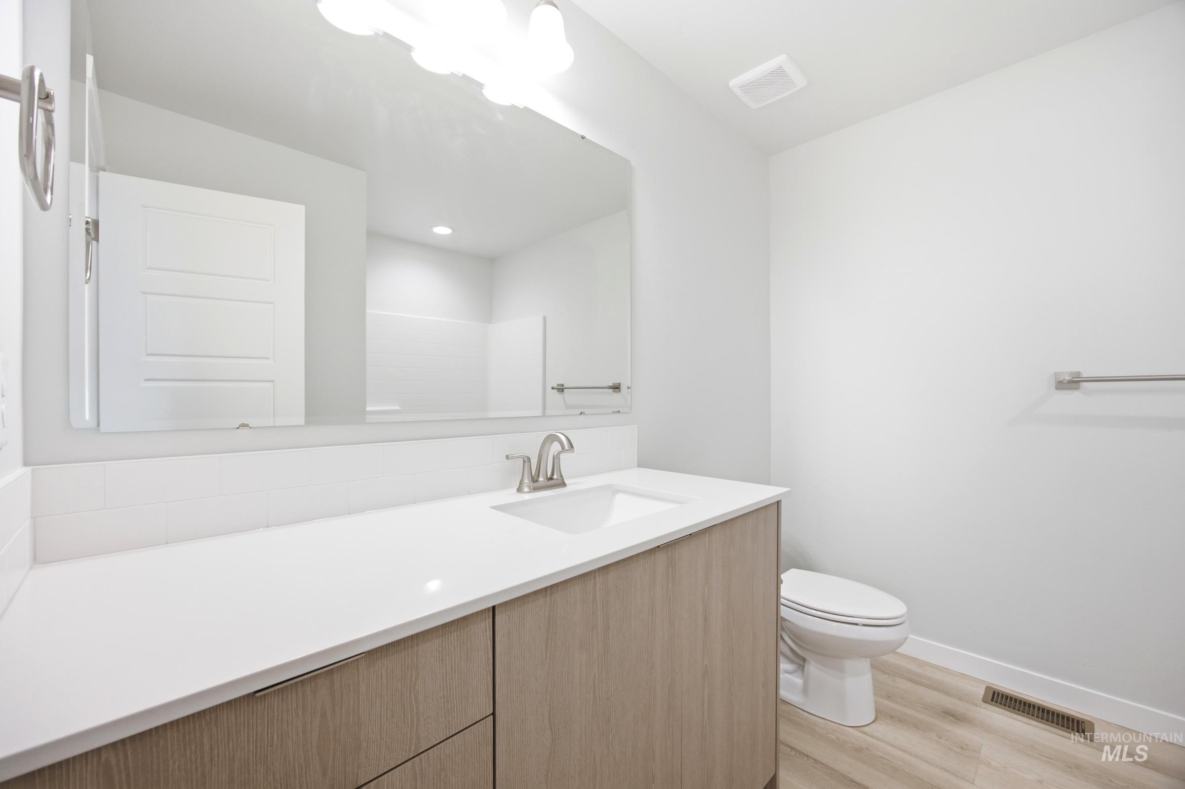 10793 Greensboro St Property Photo 14