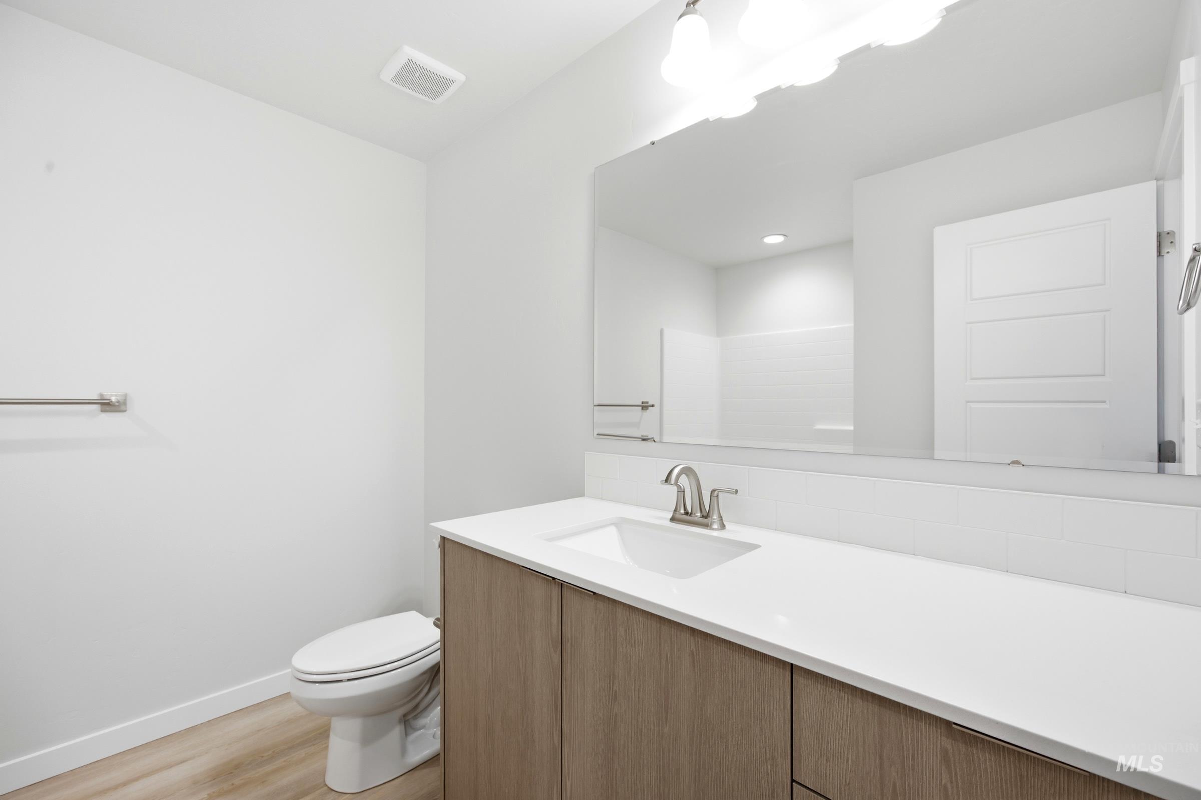 10787 Greensboro St Property Photo 13