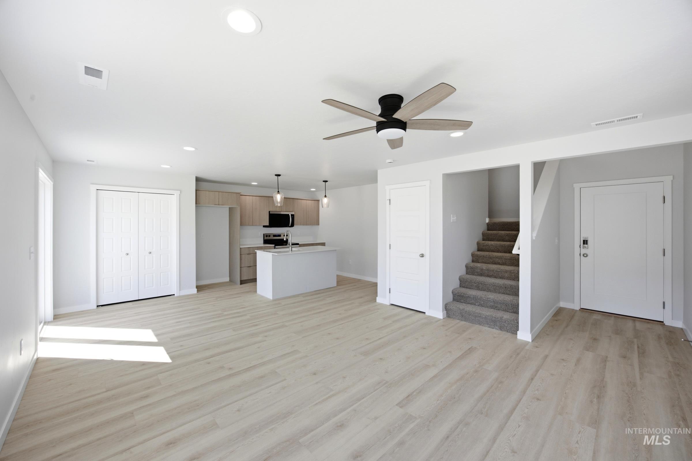 10781 Greensboro St Property Photo 8