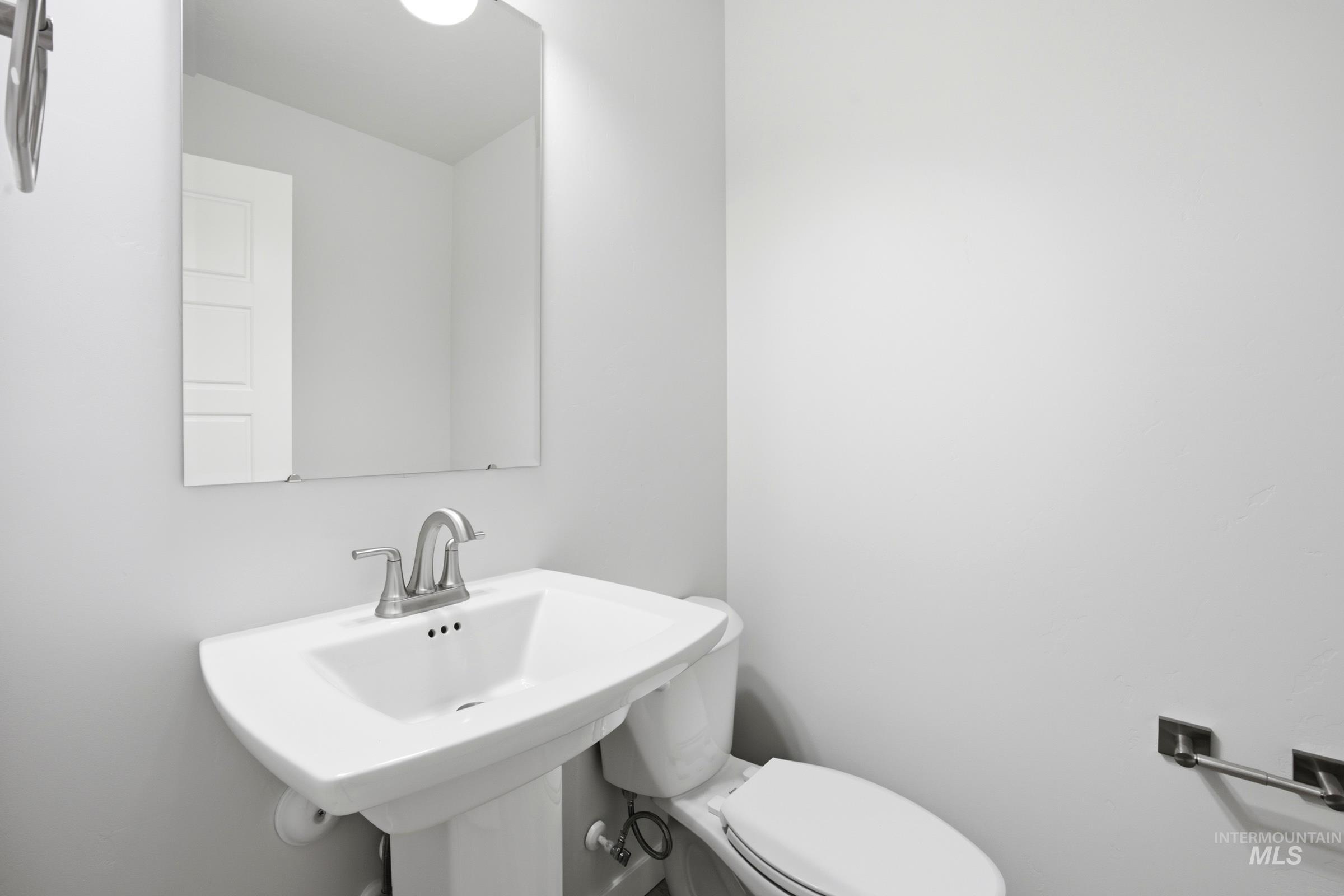 10781 Greensboro St Property Photo 9
