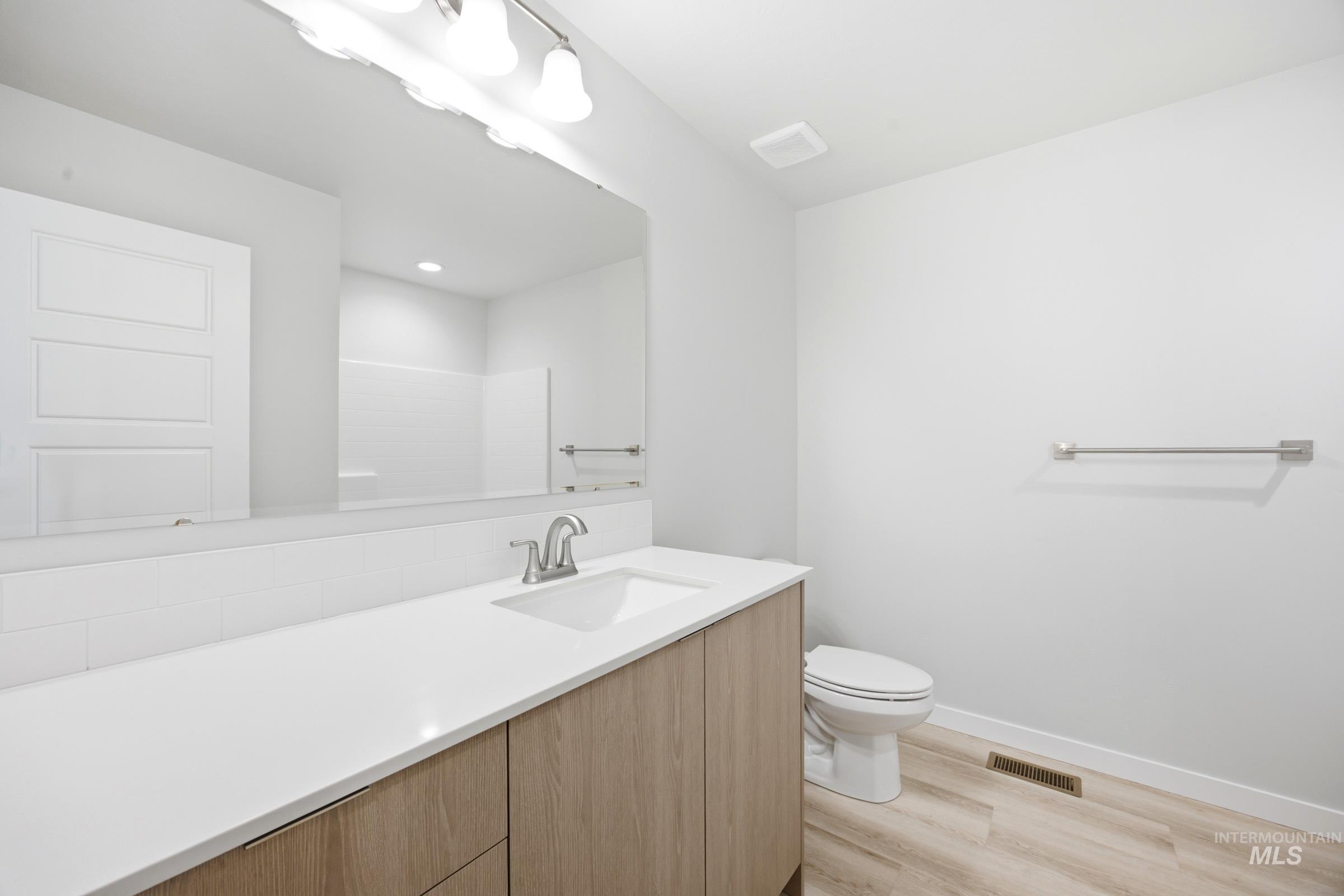 10781 Greensboro St Property Photo 14