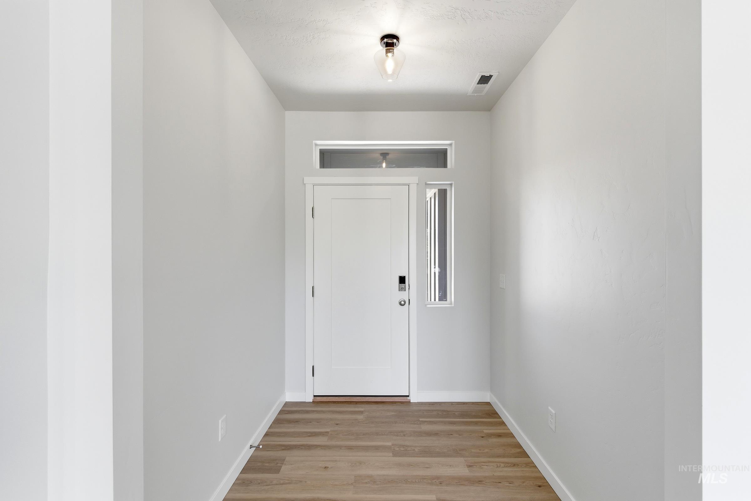 1709 Dyer St Property Photo 2