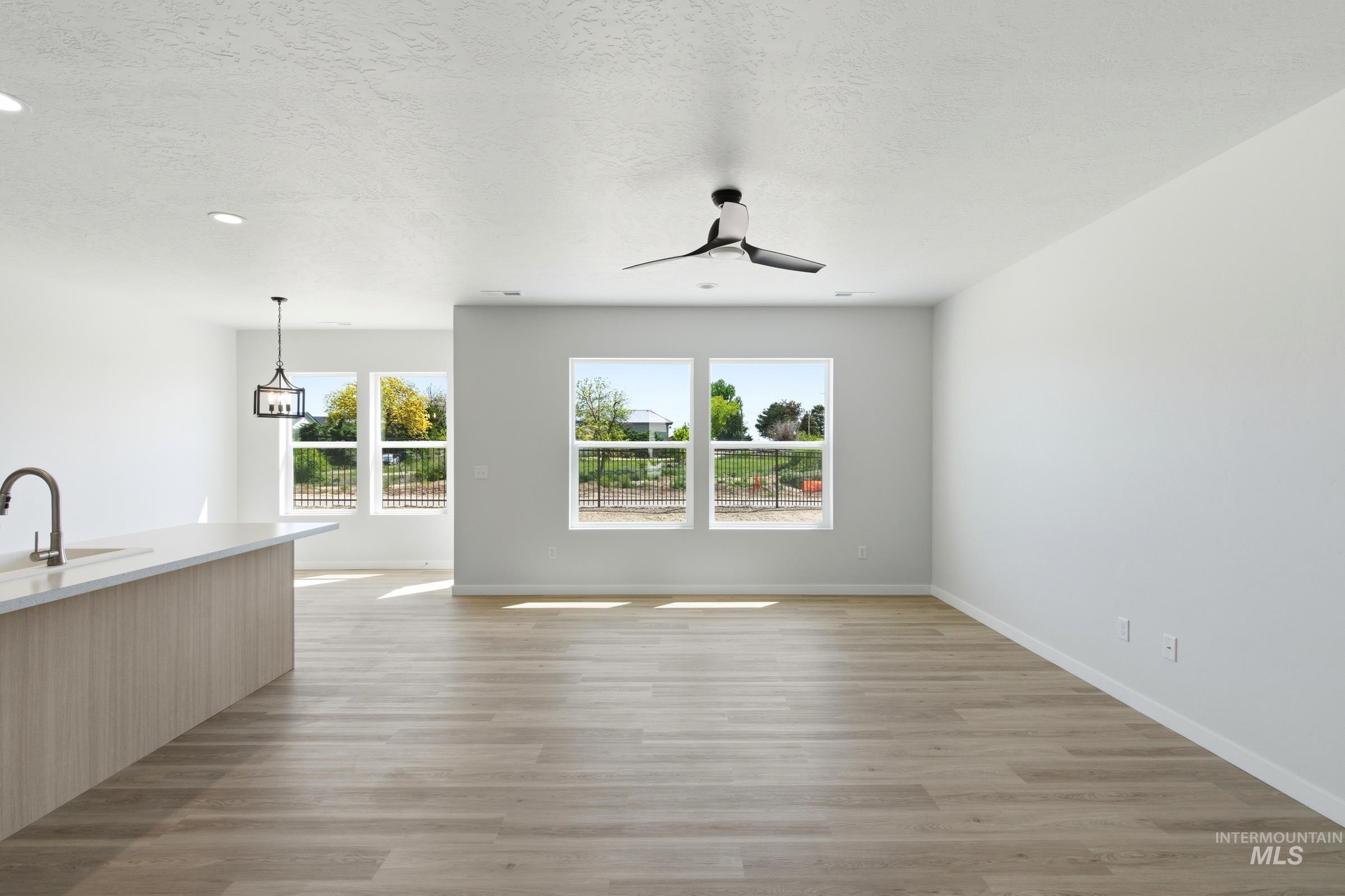 1709 Dyer St Property Photo 8