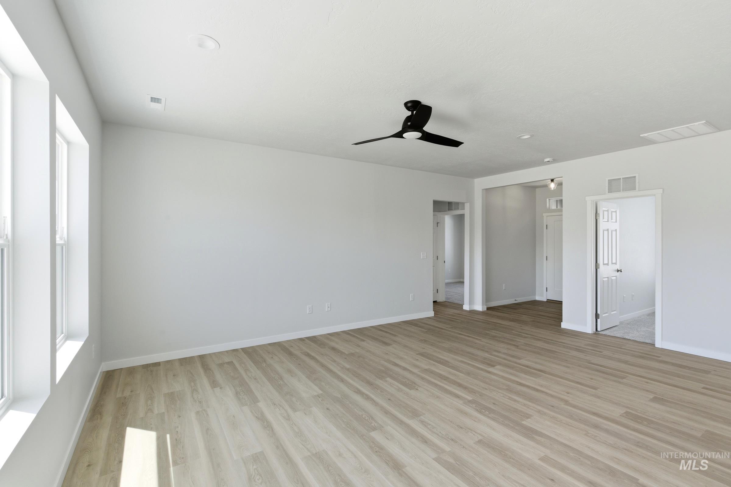 1709 Dyer St Property Photo 9