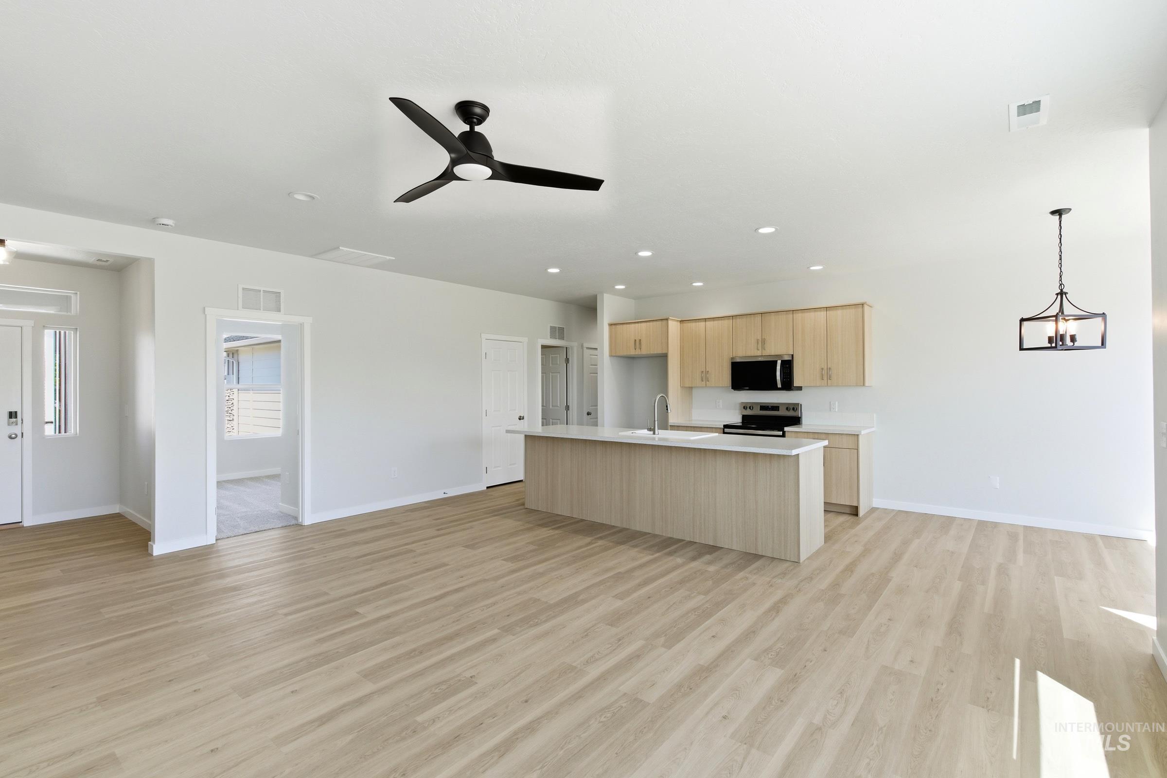 1709 Dyer St Property Photo 12