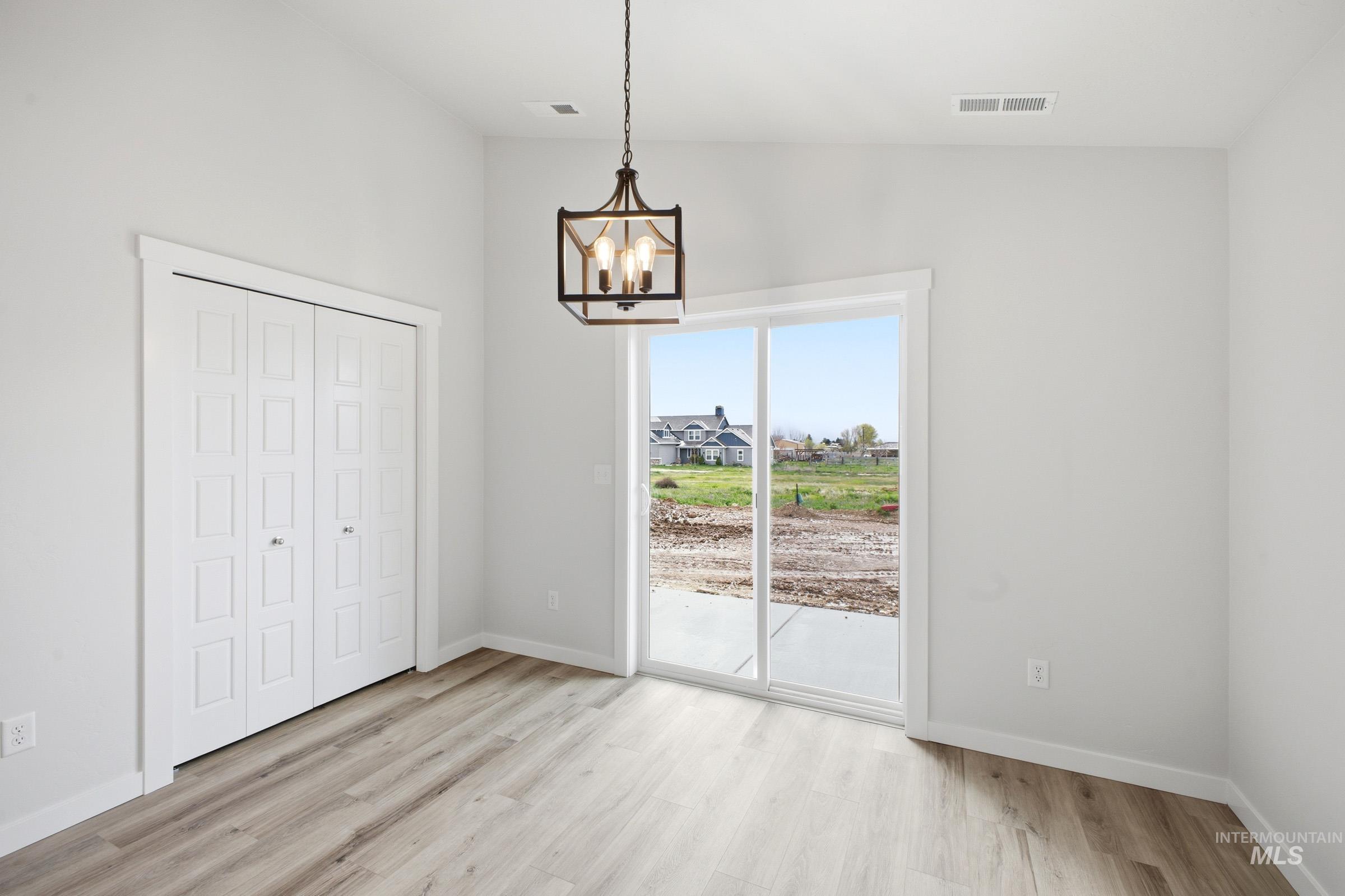 2381 W Red Jasper Dr Property Photo 6
